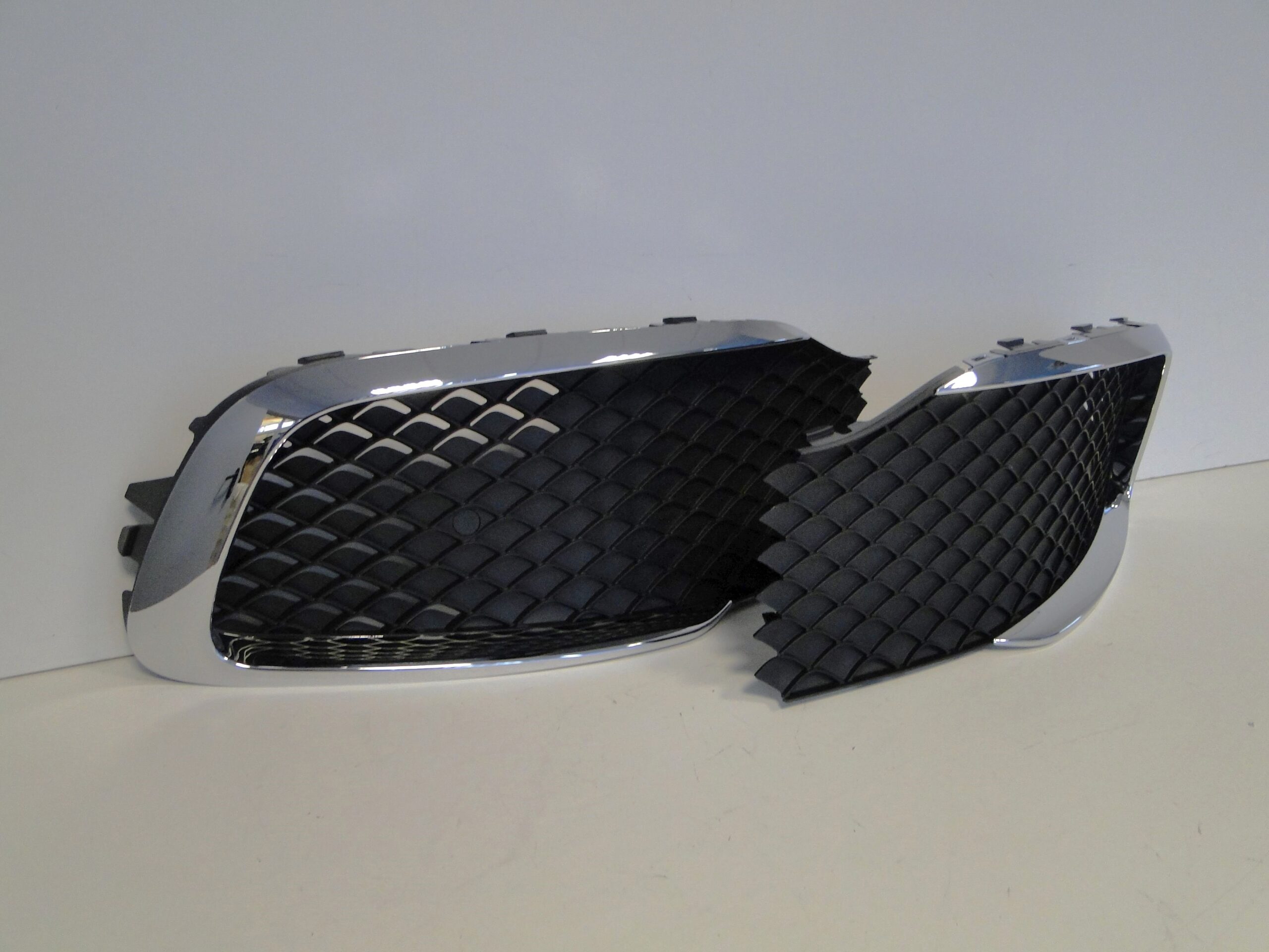 MERCEDES V KLASA 447 LIFT EQV W447 KRATKA ZDERZAKA PRAWA LEWA BEZ PTS CHROM - obrazek 5