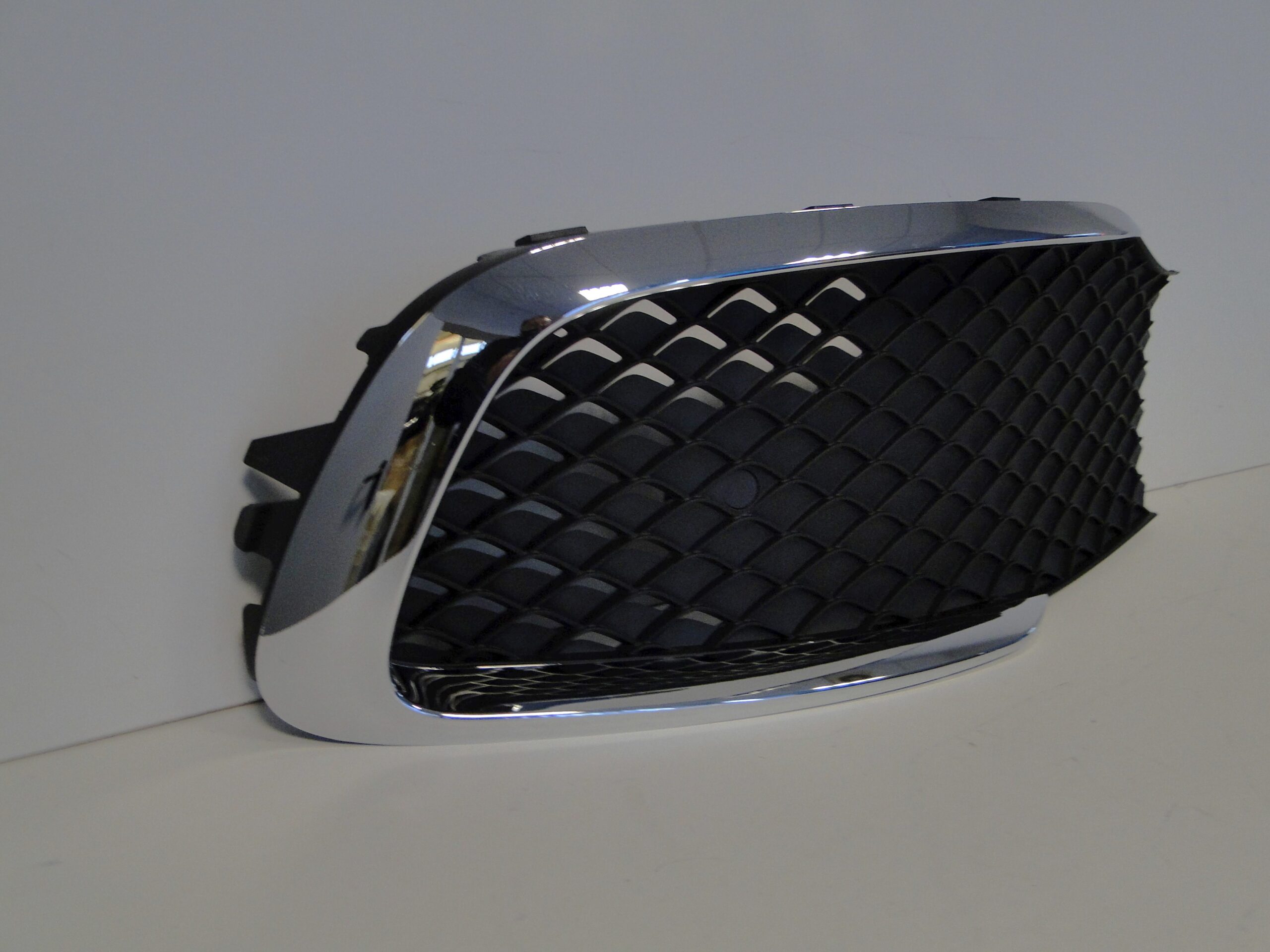 MERCEDES V KLASA 447 LIFT EQV W447 KRATKA ZDERZAKA PRAWA LEWA BEZ PTS CHROM - obrazek 10