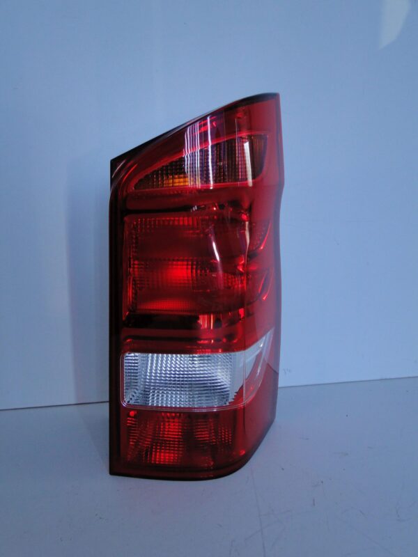MECREDES VITO 447 W447 LAMPA TYLNA PRAWA