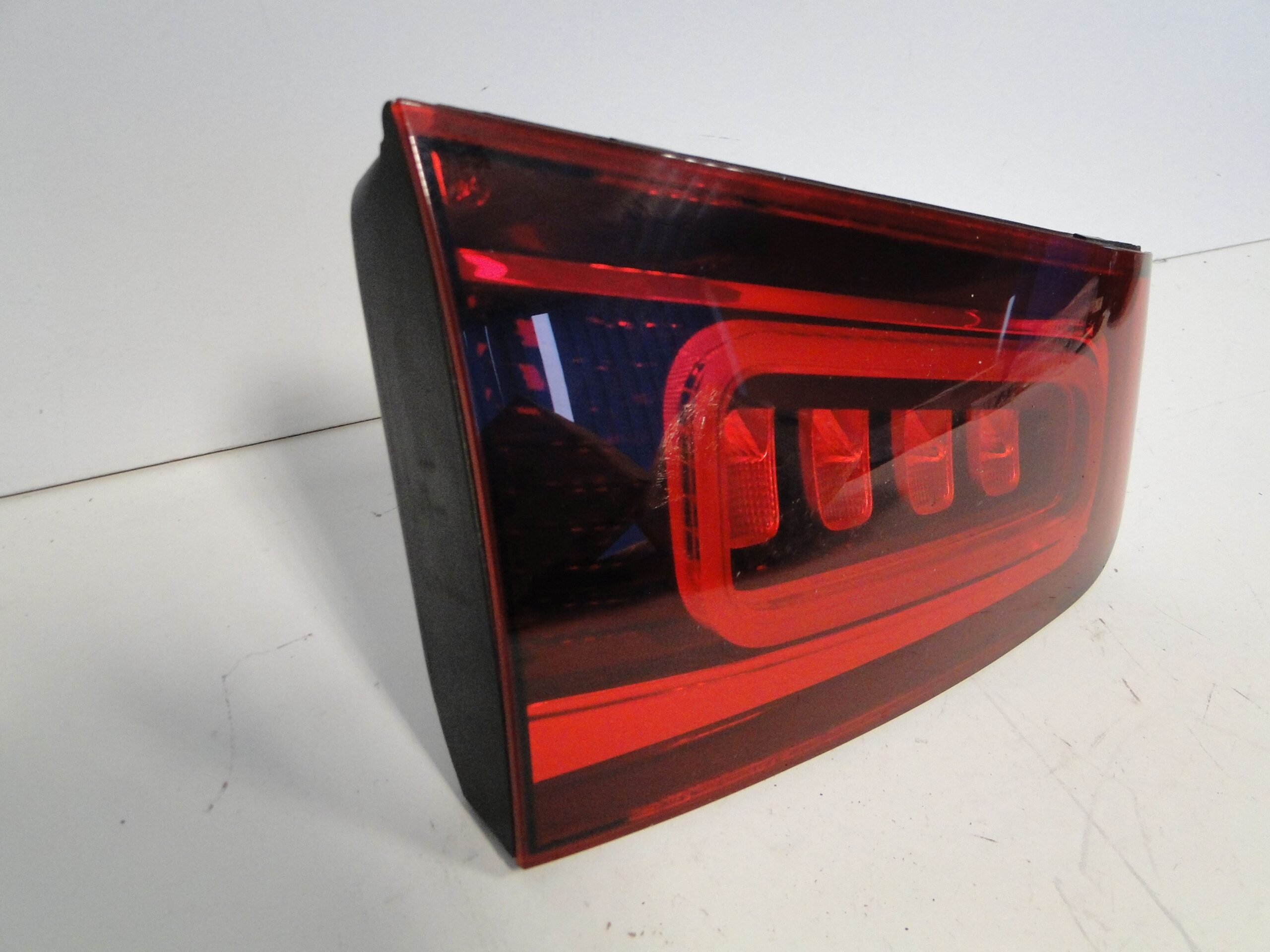 MERCEDES GLC 253 X253 LAMPA TYLNA LEWA W KLAPĘ BAGAŻNIKA LIFT - obrazek 2