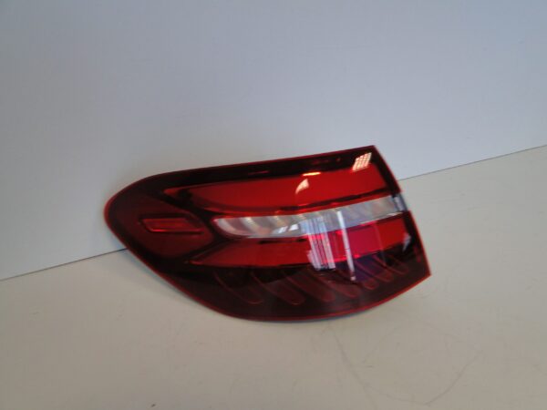 MERCEDES GLC 253 X253 LAMPA TYLNA LEWA SUV