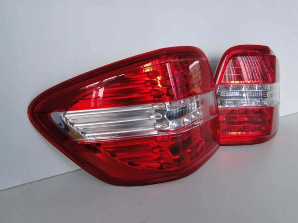 MERCEDES ML W164 164 LIFT LAMPA TYLNA LEWA LED