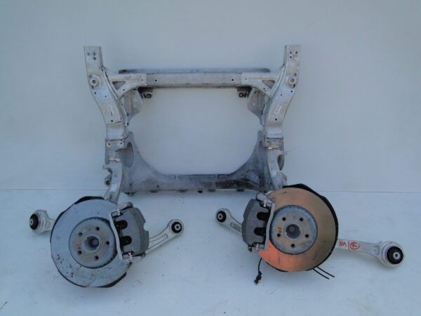 MERCEDES C KLASA 206 W206 ZWROTNICA KOPYTO ZAWIESZENIE LEWE LEWA