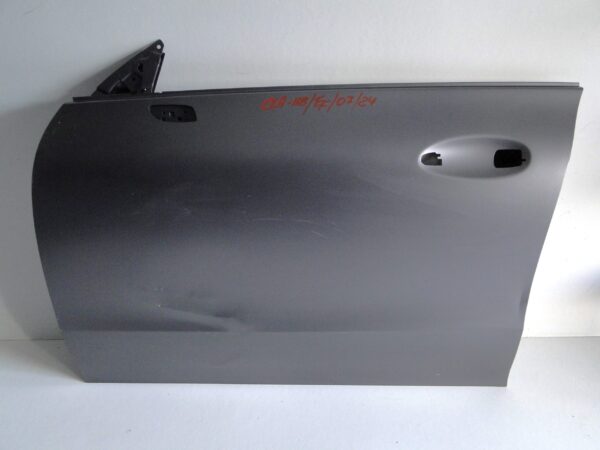 MERCEDES CLA 118 W118 DRZWI PRZEDNIE LEWE A1187202101