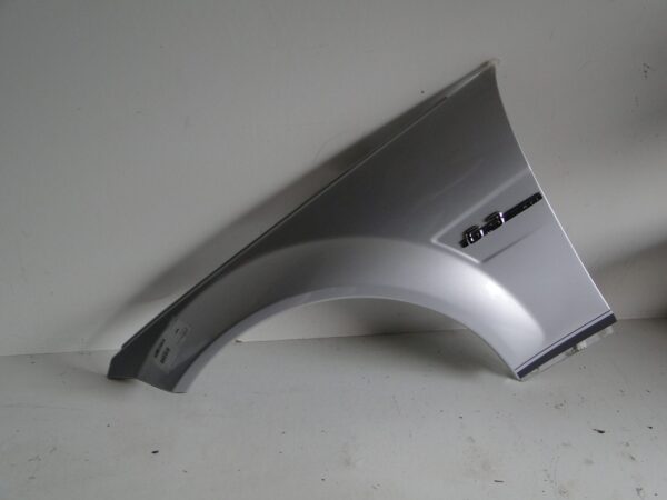 MERCEDES C KLASA 204 W204 BŁOTNIK PRZEDNI LEWY 775 63 AMG A2048800718