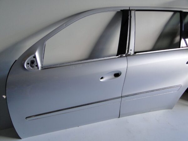 MERCEDES ML GL 164 W164 DRZWI PRZEDNIE LEWE 775 A1647200905