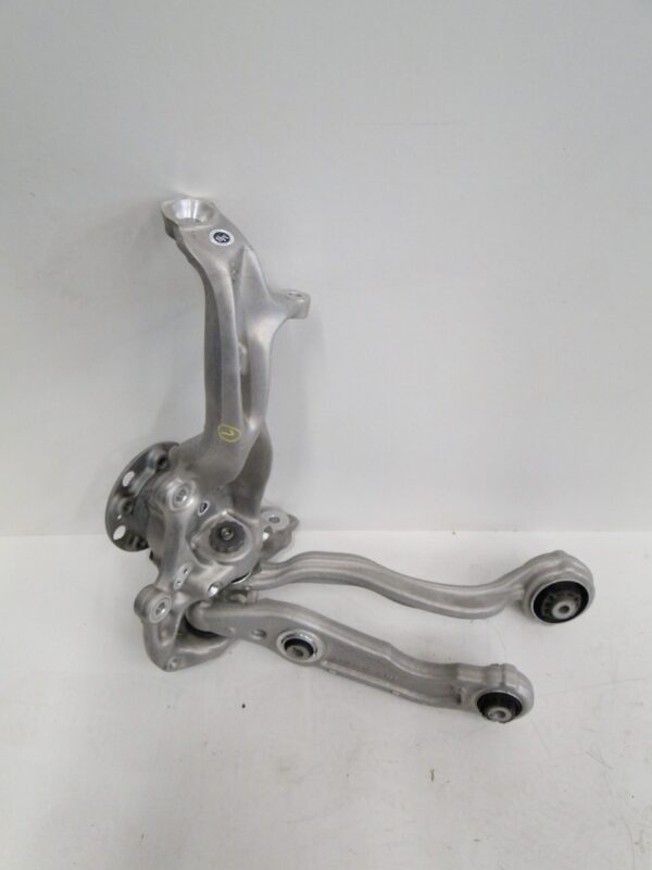 MERCEDES E KLASA 214 W214 ZWROTNICA PRZEDNIA LEWA WAHACZE A2143320100