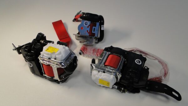 MERCEDES CLE 236 C236 PAS BEZPIECZEŃSTWA PRZEDNI PRAWY A2068607600 3D53