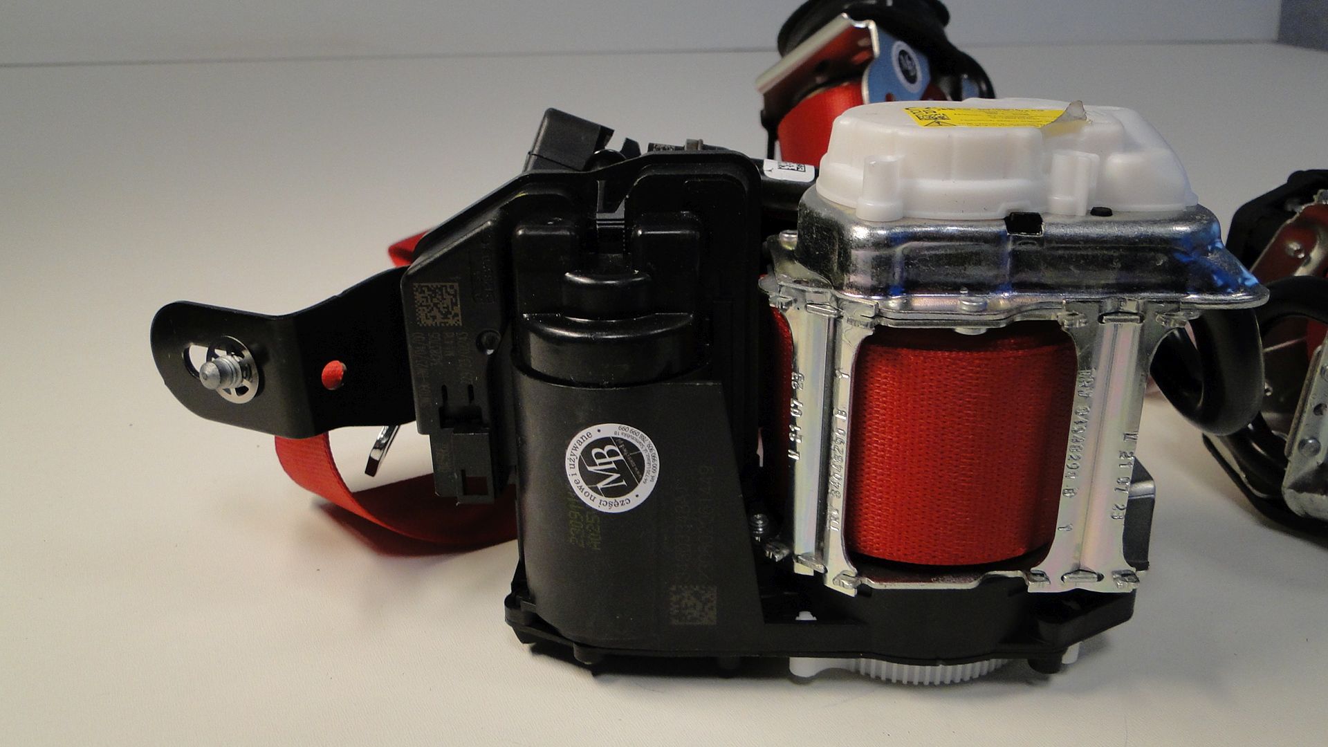 MERCEDES CLE 236 C236 PAS BEZPIECZEŃSTWA PRZEDNI PRAWY A2068607600 3D53 - obrazek 6