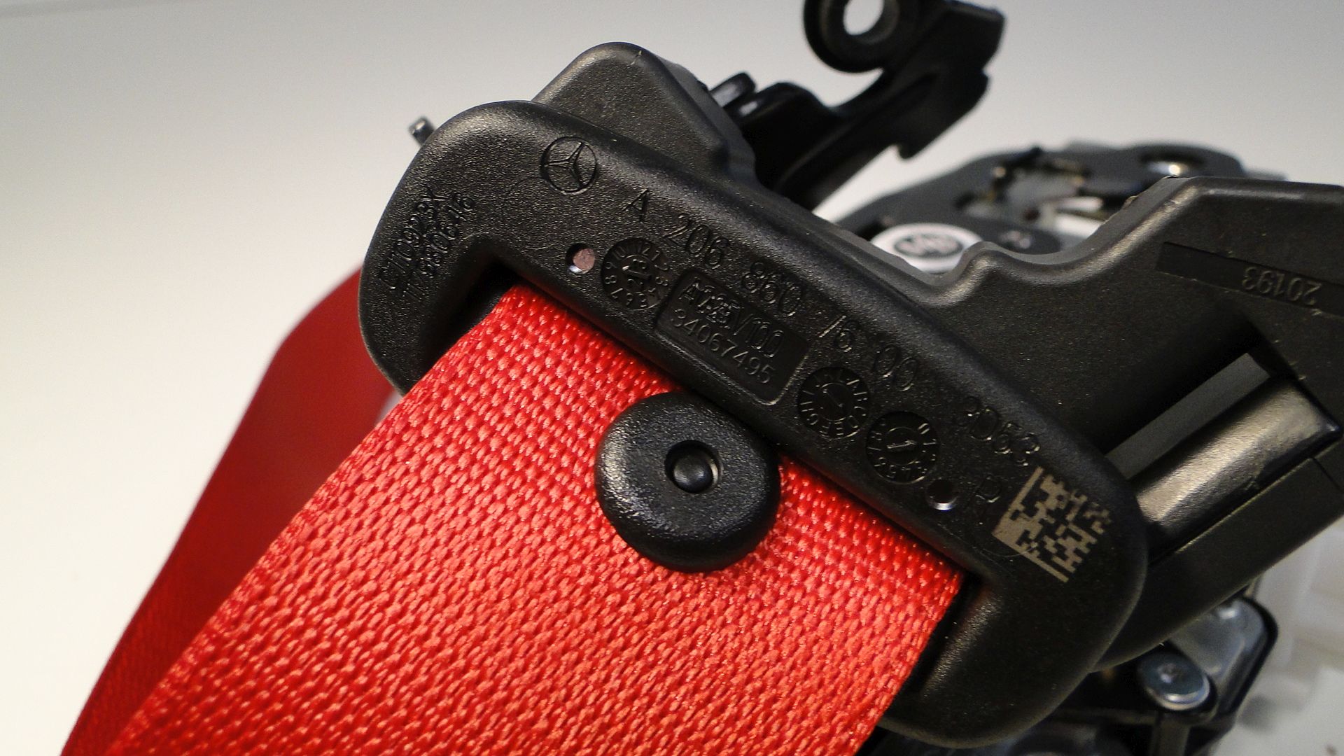 MERCEDES CLE 236 C236 PAS BEZPIECZEŃSTWA PRZEDNI PRAWY A2068607600 3D53 - obrazek 11