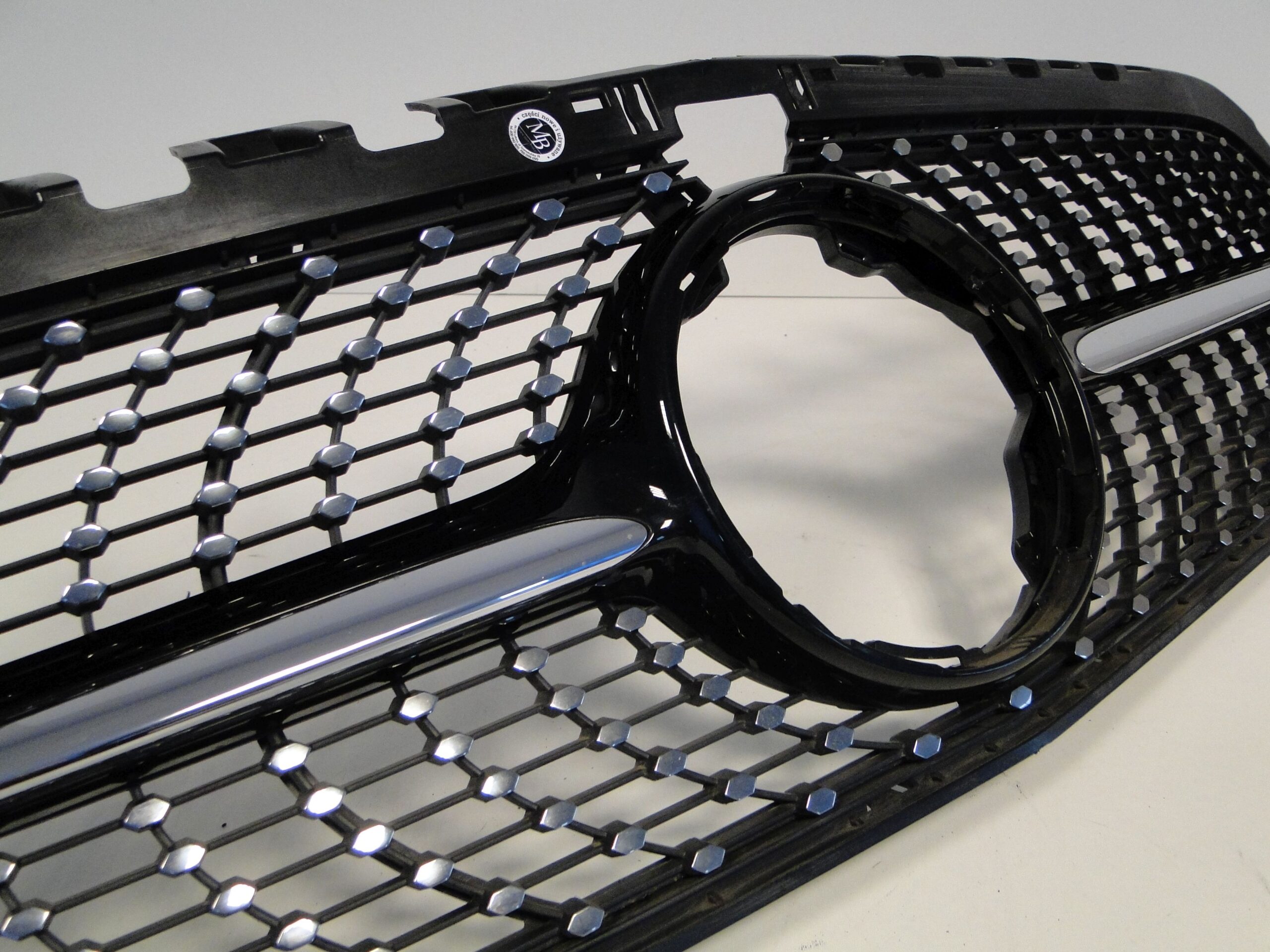 MERCEDES GRILL ATRAPA AMG DIAMENT NA KAMERĘ A KLASA W177 177 PRZED LIFTEM - obrazek 4