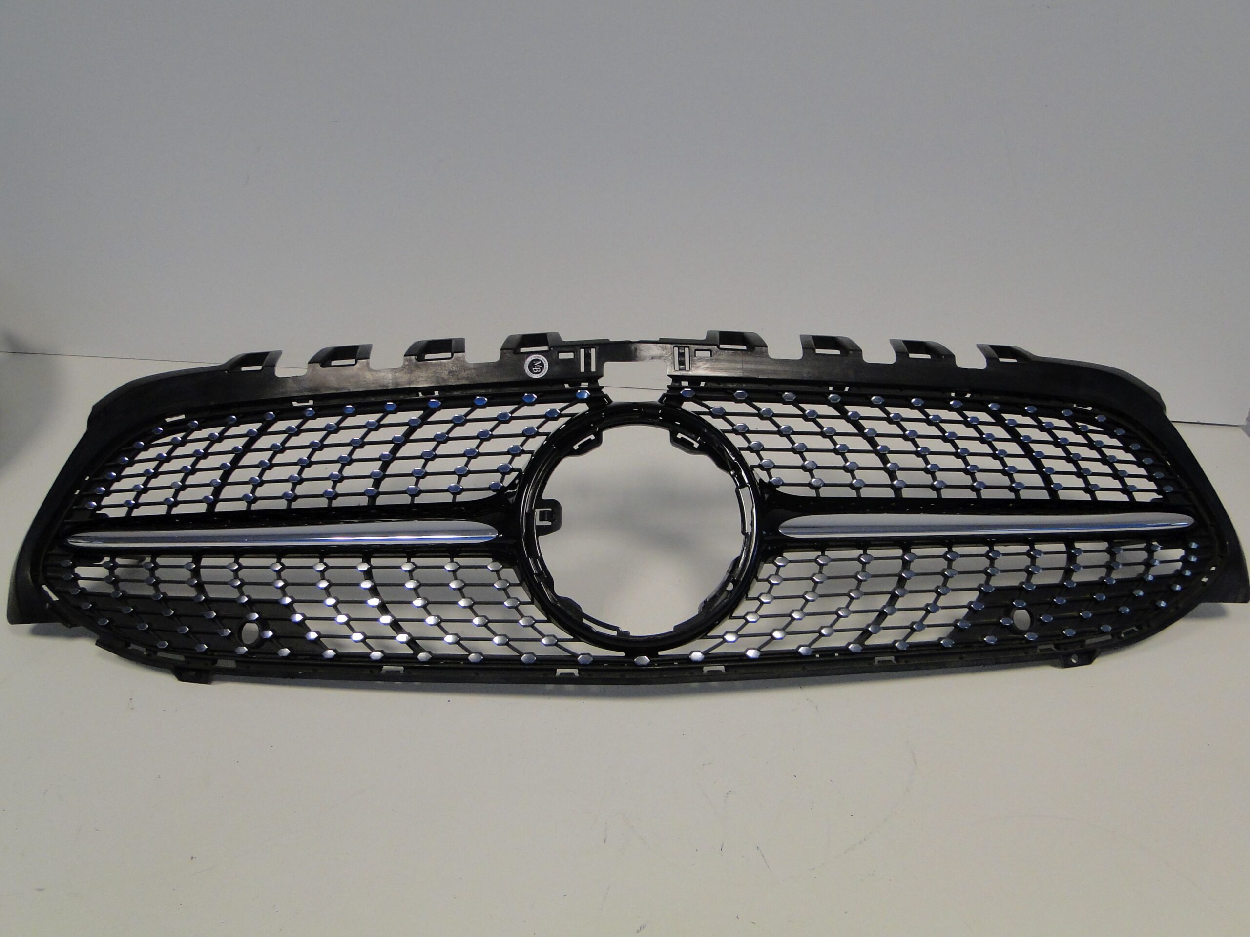 MERCEDES GRILL ATRAPA AMG DIAMENT NA KAMERĘ A KLASA W177 177 PRZED LIFTEM - obrazek 5