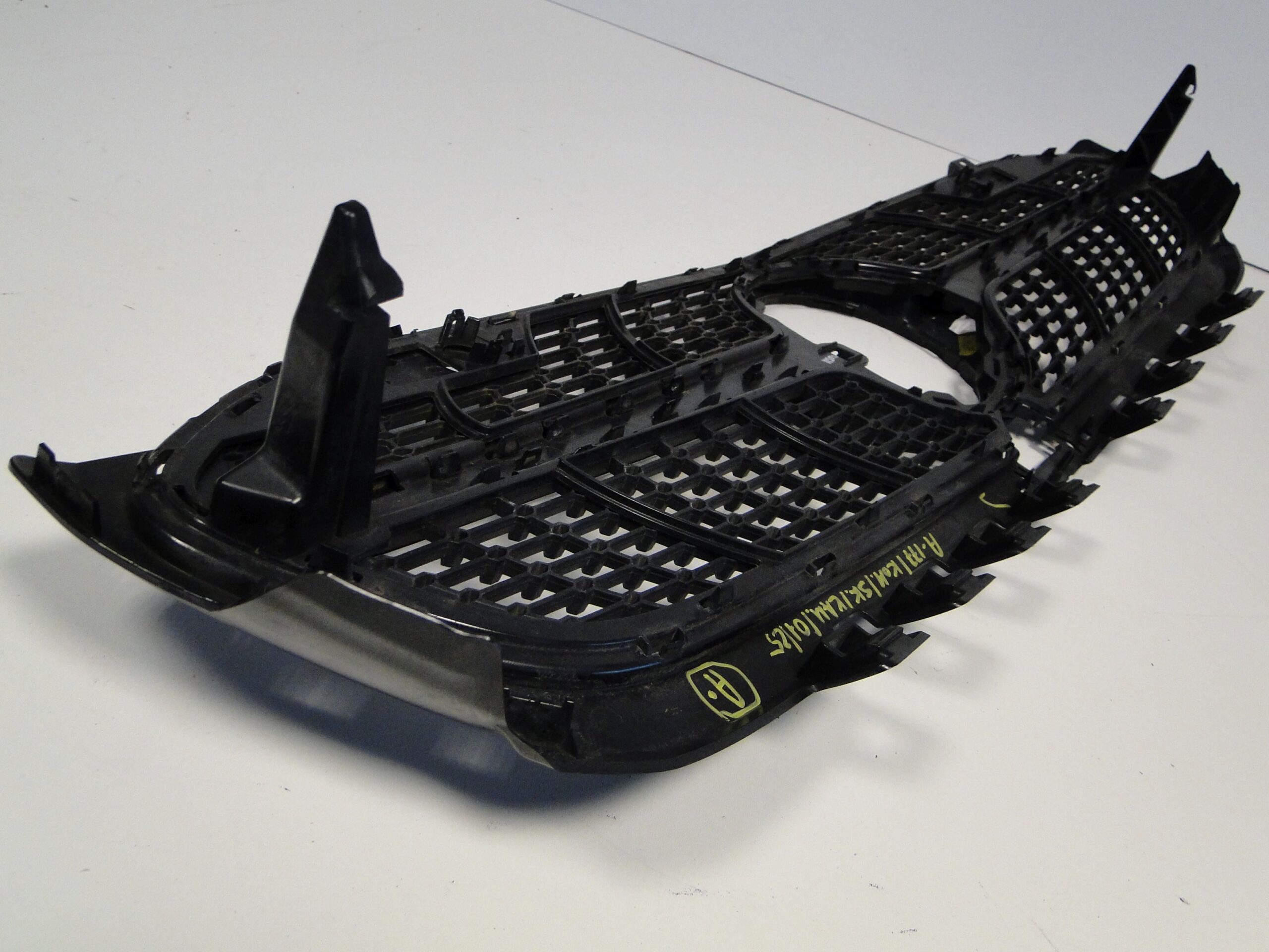 MERCEDES GRILL ATRAPA AMG DIAMENT NA KAMERĘ A KLASA W177 177 PRZED LIFTEM - obrazek 12