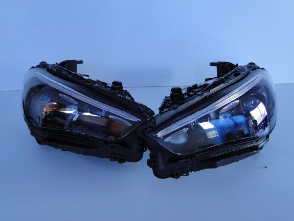 MERCEDES LAMPA PRZEDNIA PRAWA LEWA CLE 236 C236 DIGITAL LIGHT KOMPLET