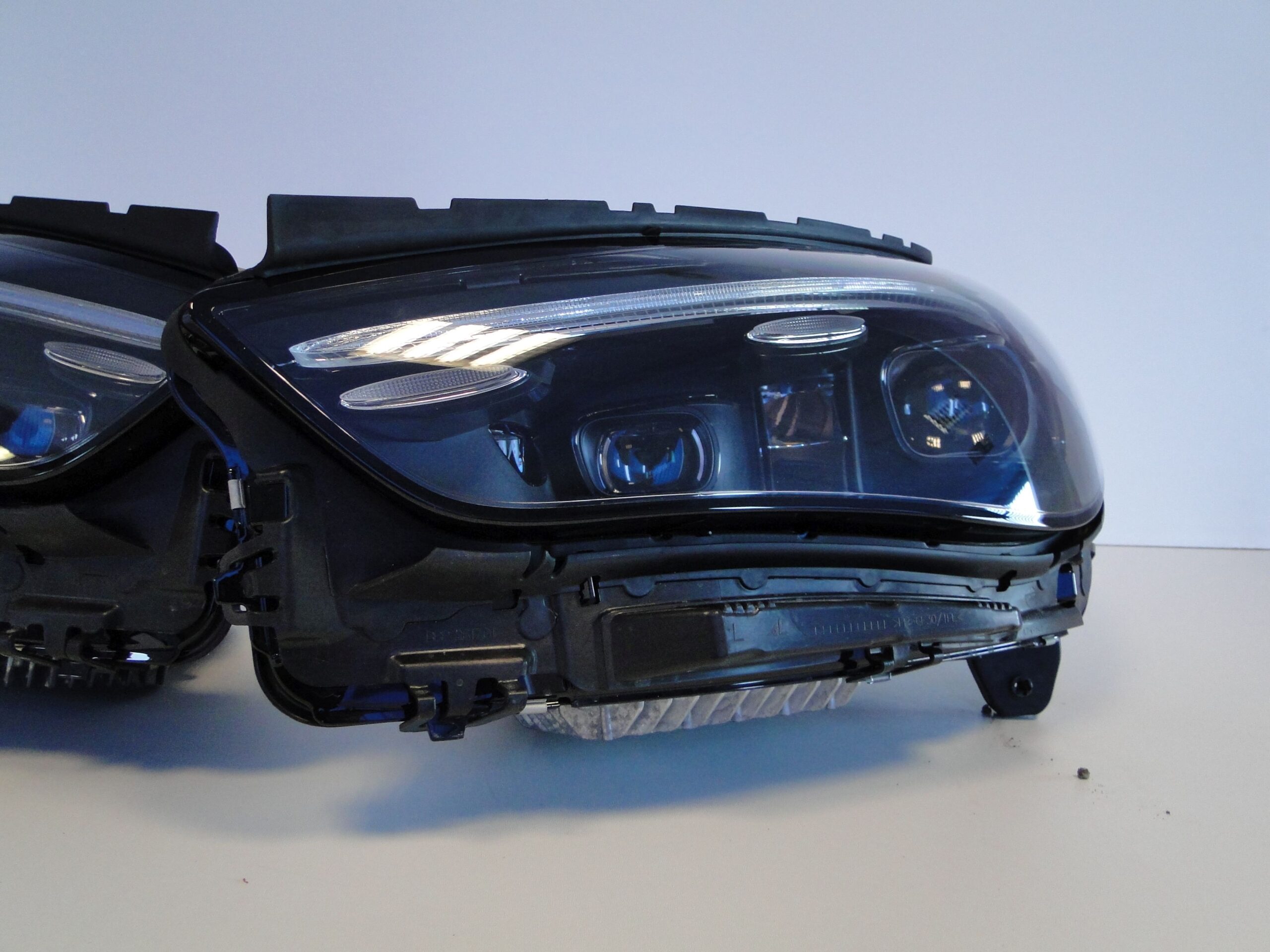 MERCEDES LAMPA PRZEDNIA PRAWA LEWA CLE 236 C236 DIGITAL LIGHT KOMPLET - obrazek 9