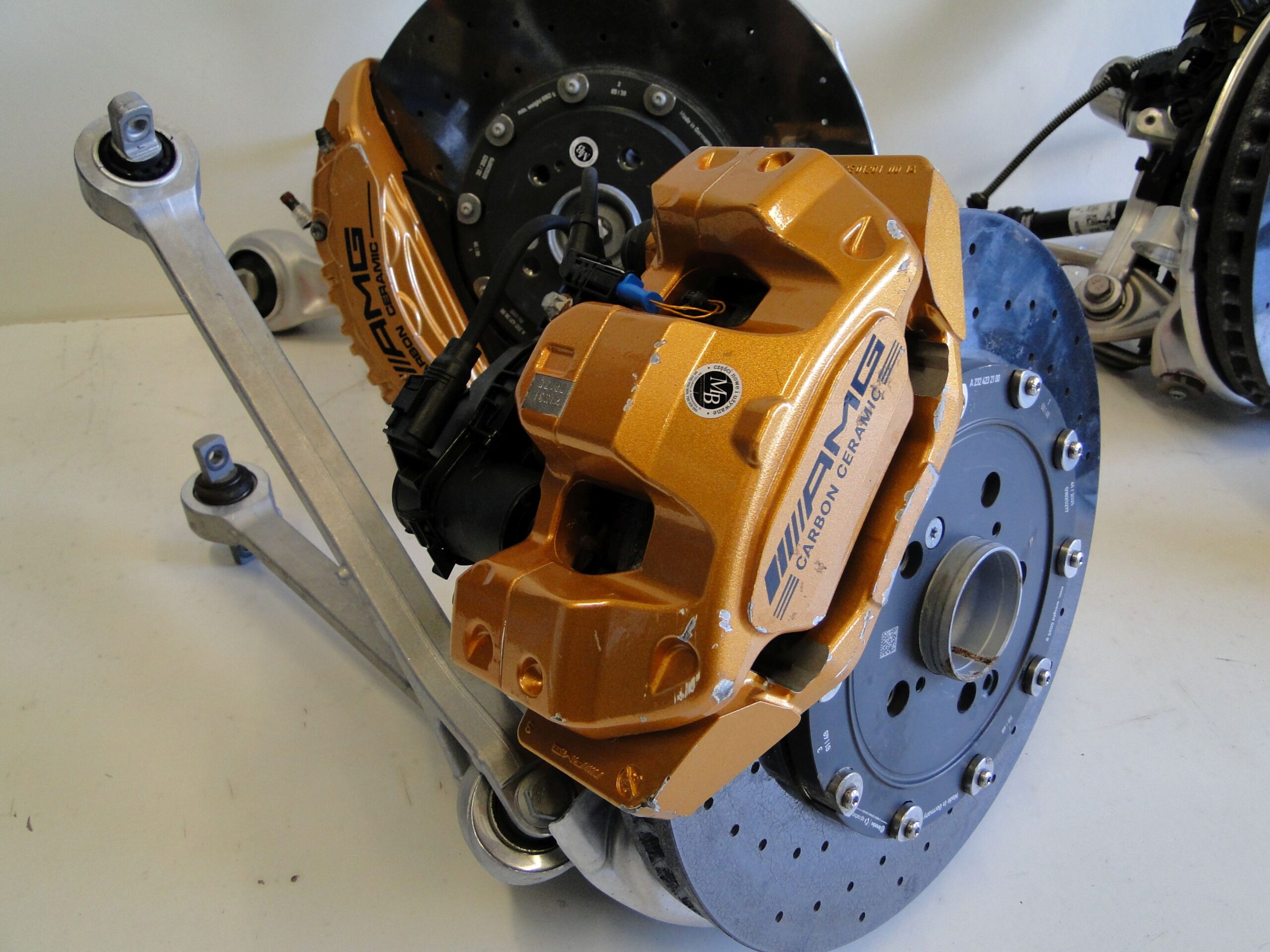 MERCEDES ZWROTNICA ZAWIESZENIE TYLNA LEWA CARBON CERAMIC SL 232 R232 63 AMG - obrazek 7