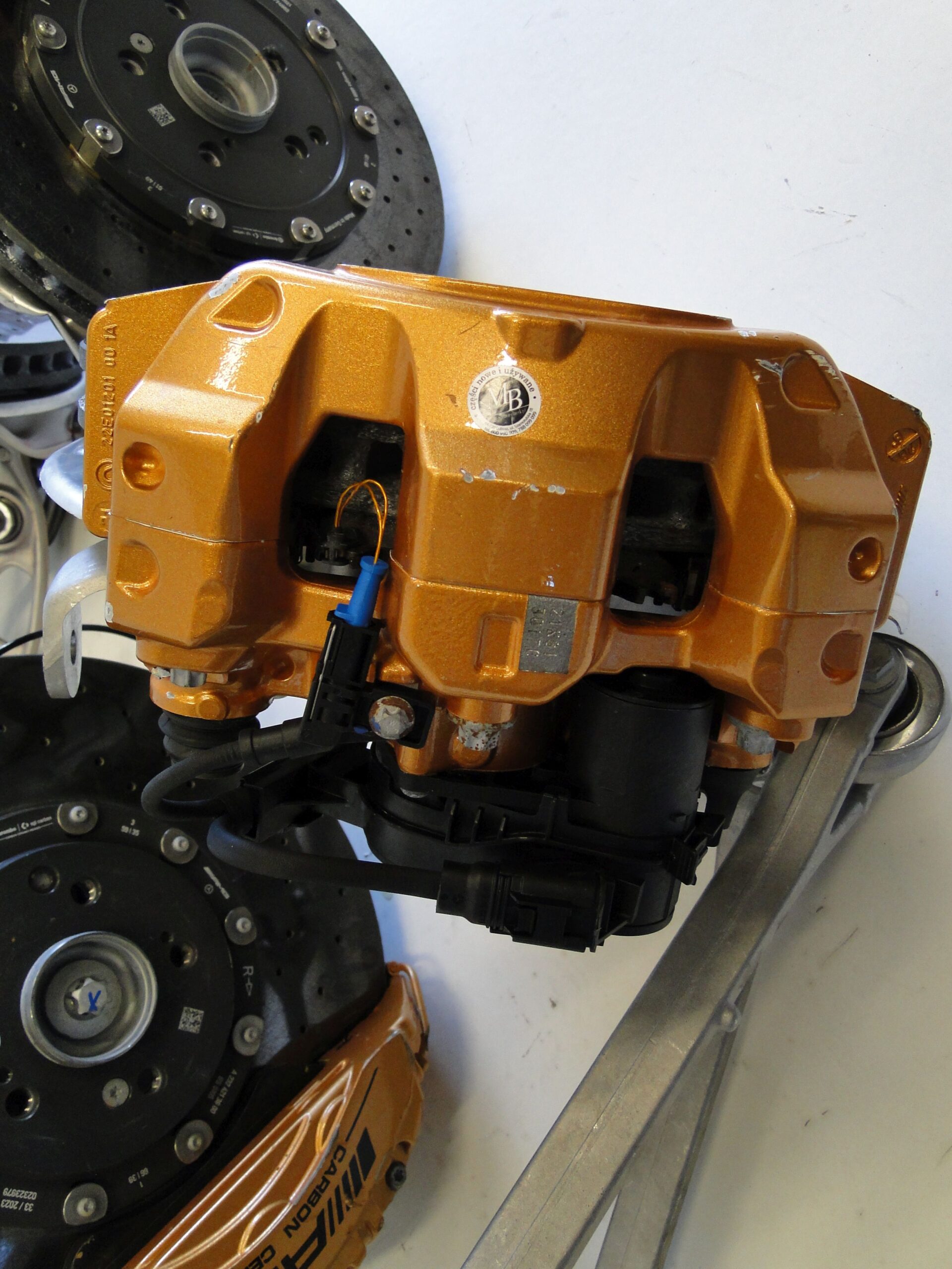 MERCEDES ZWROTNICA ZAWIESZENIE TYLNA LEWA CARBON CERAMIC SL 232 R232 63 AMG - obrazek 8