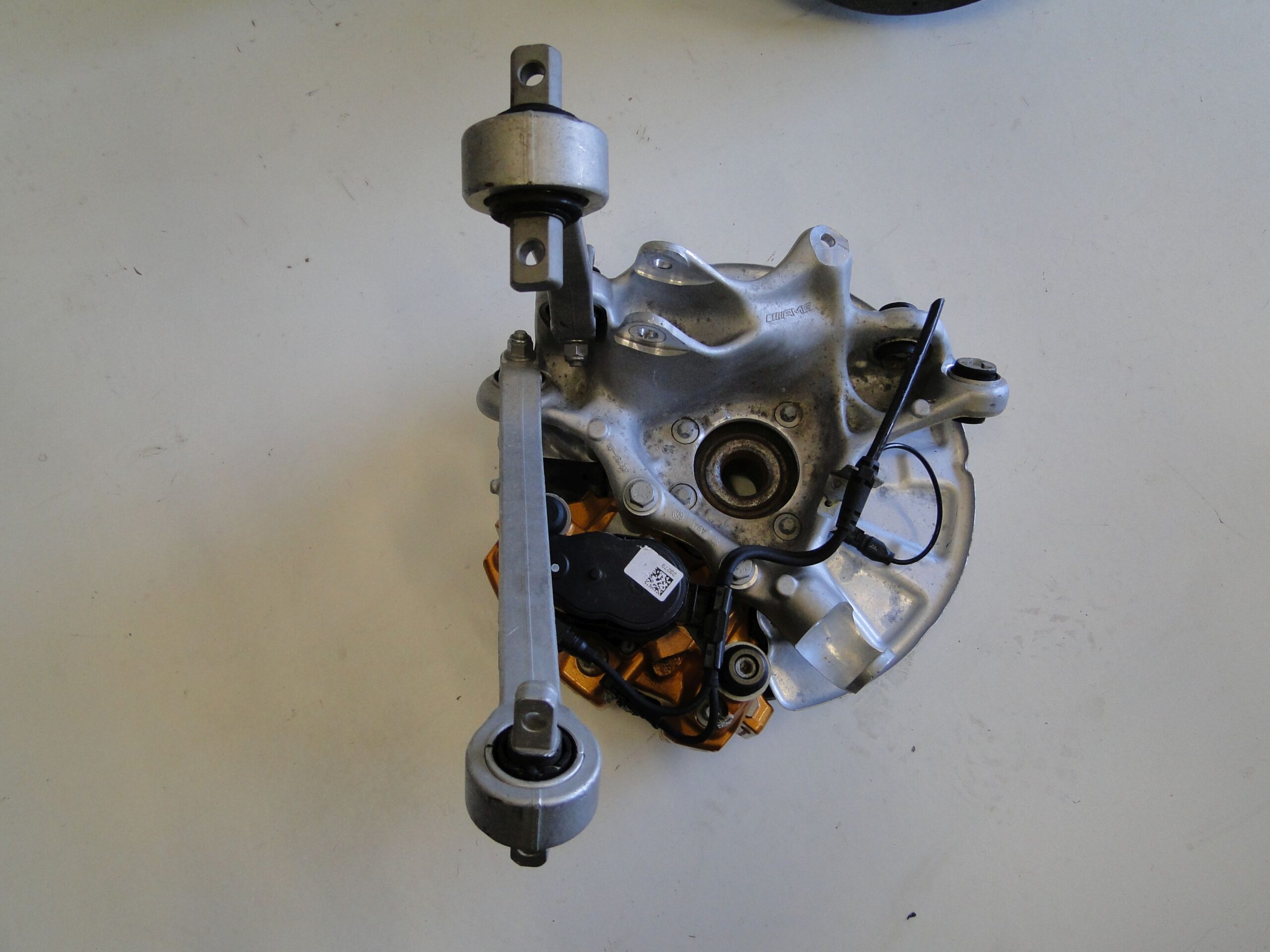 MERCEDES ZWROTNICA ZAWIESZENIE TYLNA LEWA CARBON CERAMIC SL 232 R232 63 AMG - obrazek 11