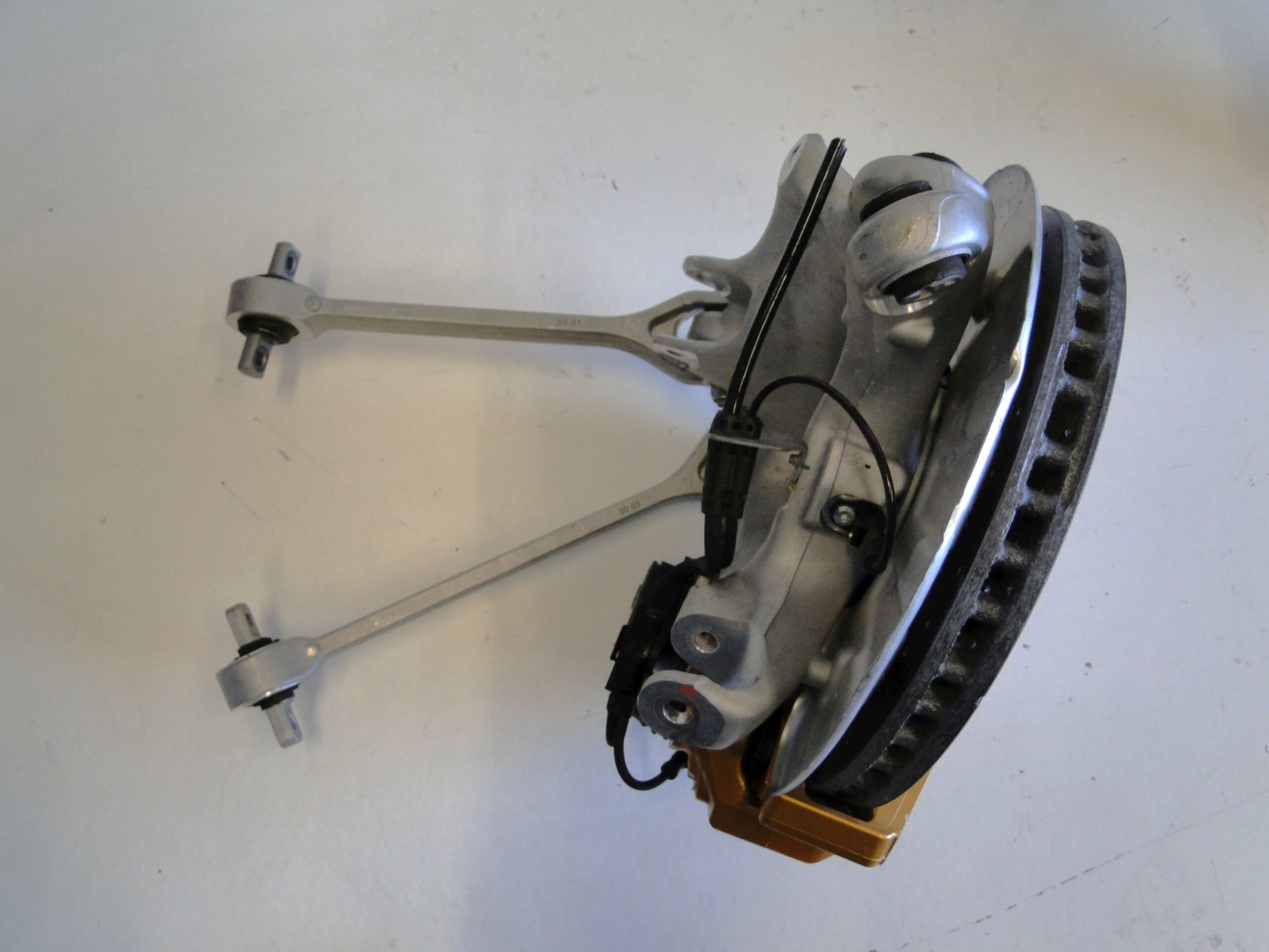 MERCEDES ZWROTNICA ZAWIESZENIE TYLNA LEWA CARBON CERAMIC SL 232 R232 63 AMG - obrazek 16