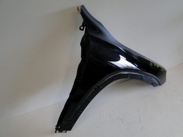 MERCEDES BŁOTNIK PRZEDNI PRAWY A2478810201 GLB 247 X247 CZARNY 696