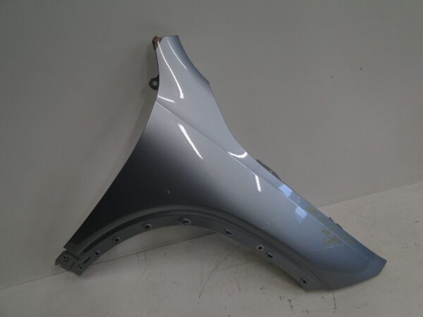 MERCEDES BŁOTNIK PRZEDNI PRAWY PRZÓD A2438810200 EQB X243 243 922