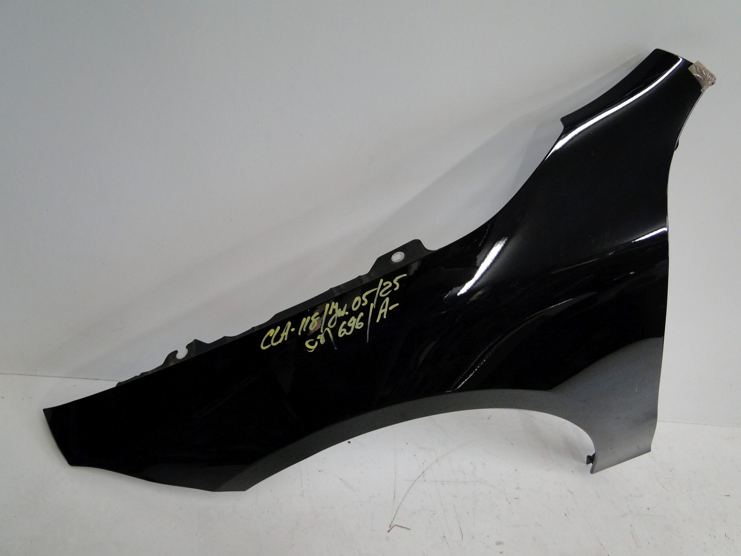 MERCEDES BŁOTNIK PRZEDNI LEWY A1188810300 CLA 118 W118 696 - obrazek 2