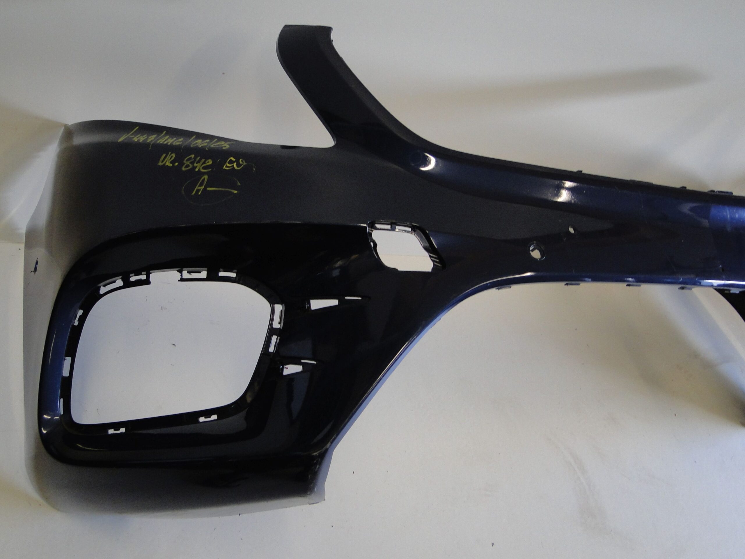 MERCEDES ZDERZAK PRZEDNI AMG NA CZUJNIKI PARKOWANIA PTS V KLASA W447 447 - obrazek 3