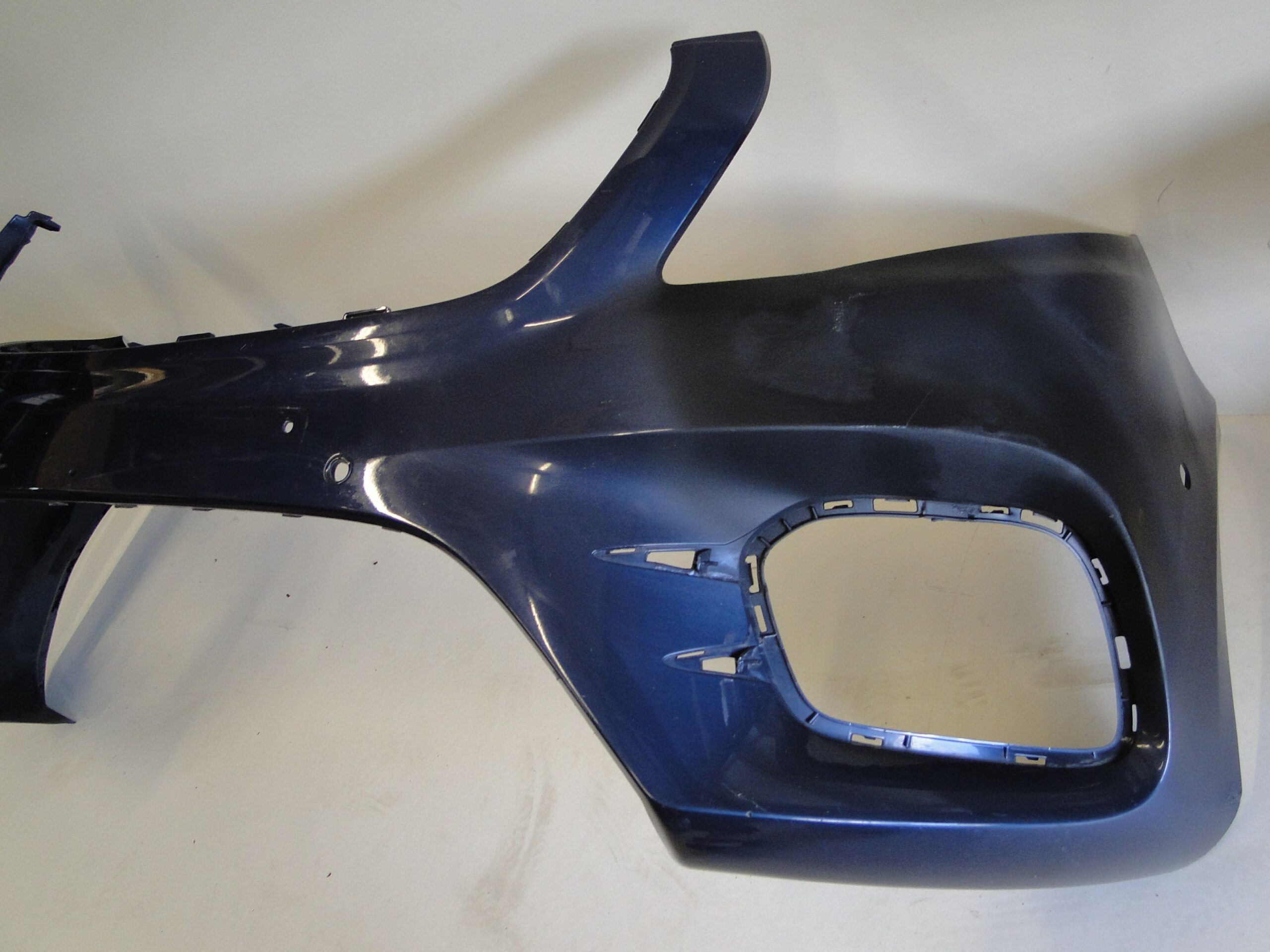 MERCEDES ZDERZAK PRZEDNI AMG NA CZUJNIKI PARKOWANIA PTS V KLASA W447 447 - obrazek 4