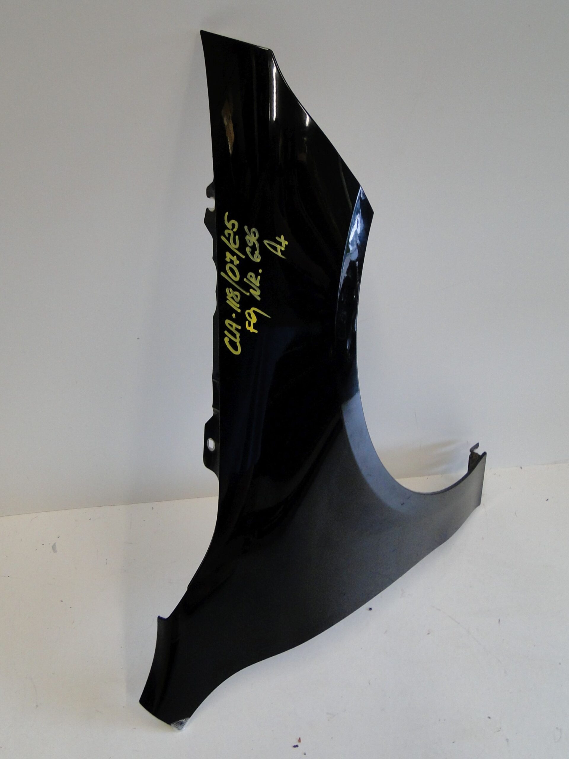 MERCEDES BŁOTNIK PRZEDNI PRAWY PRZÓD CZARNY 696 CLA 118 C118 X118 W118 - obrazek 4