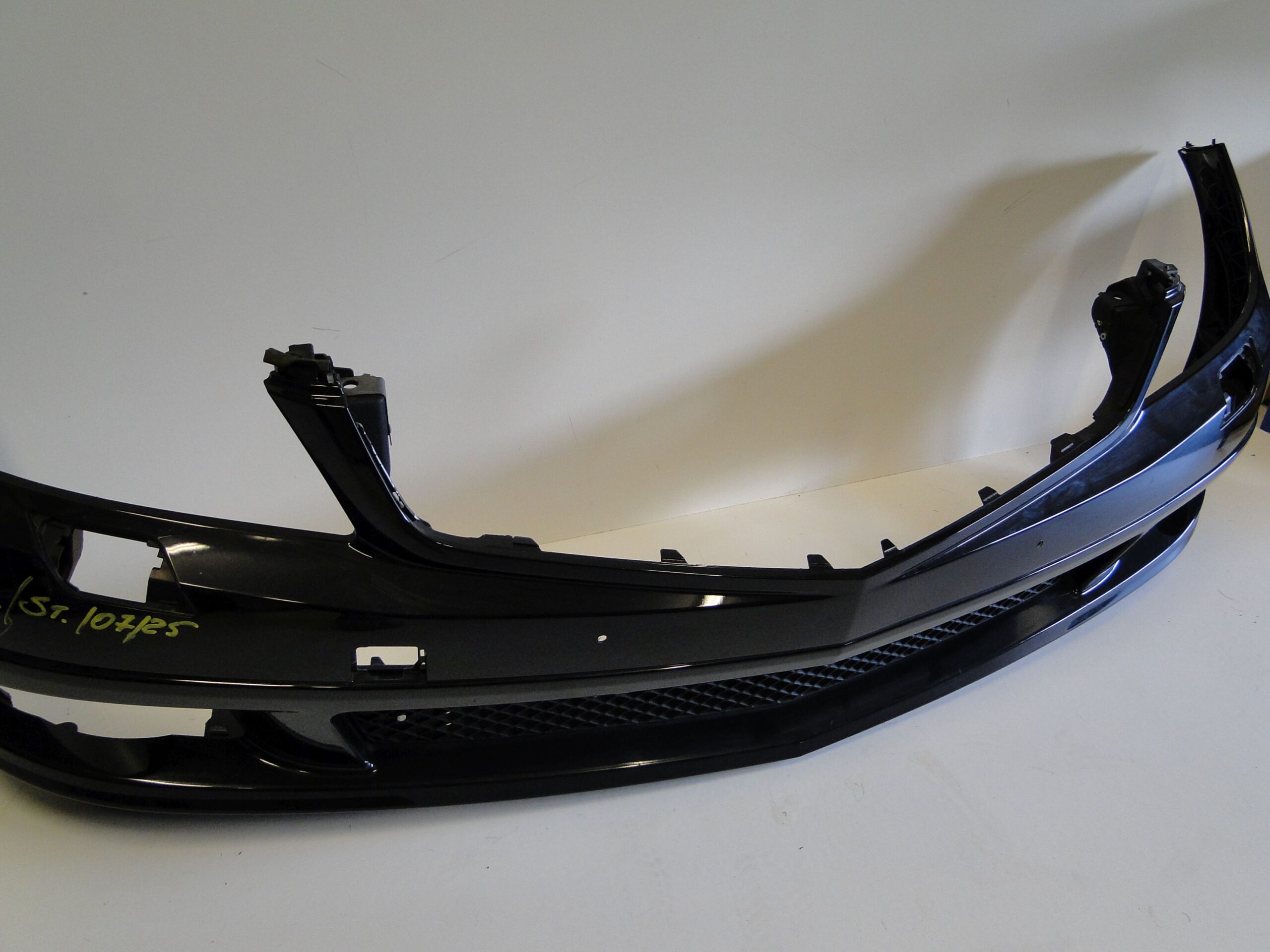 MERCEDES ZDERZAK PRZEDNI CLASSIC BEZ CHROMU NA SPRYSKIWACZE BEZ PTS C KLASA 204 W204 S204 - obrazek 8