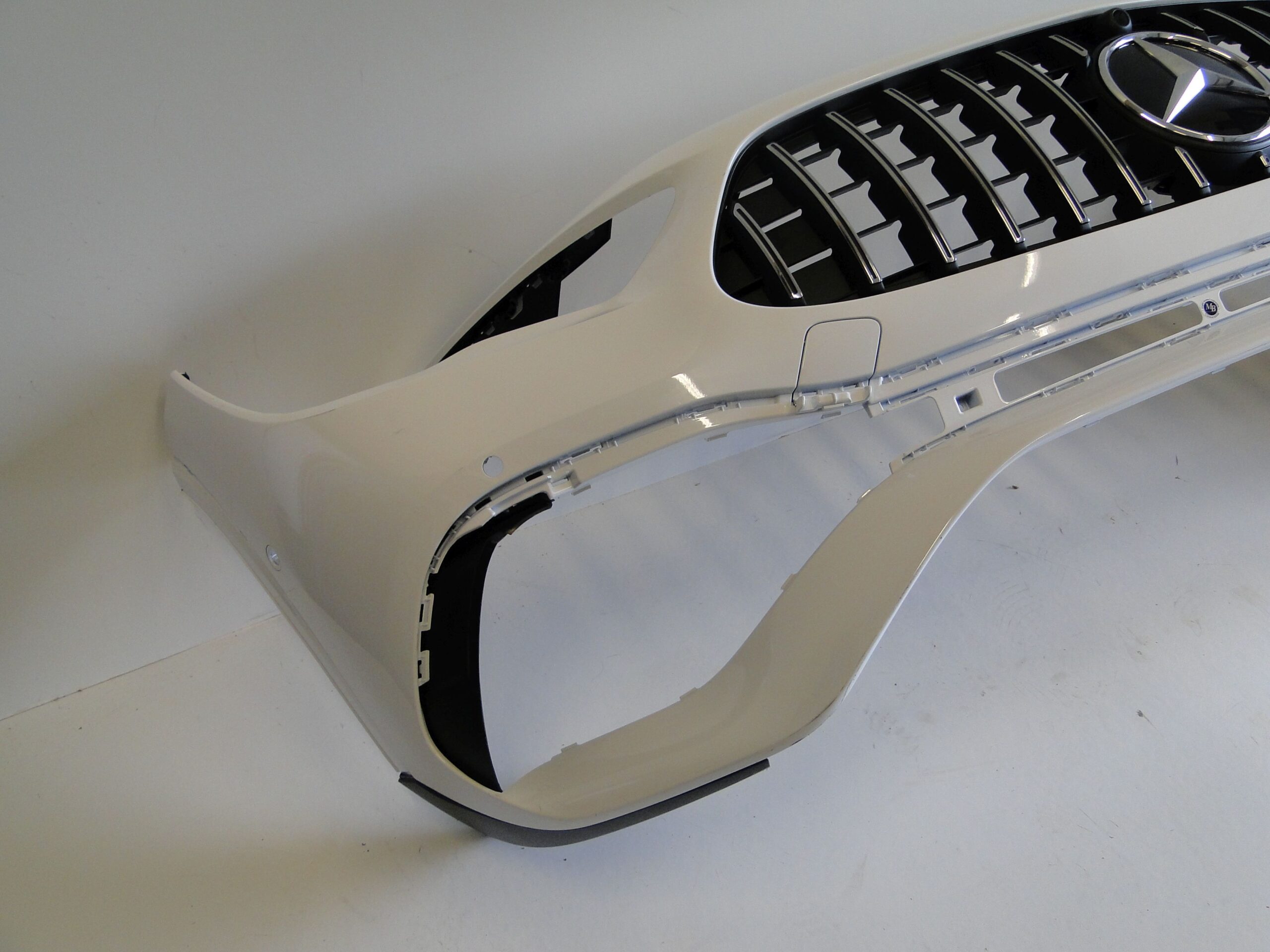 MERCEDES ZDERZAK PRZEDNI A2478850607 GLA 247 H247 BEZ PTS 35 45 AMG 149 - obrazek 4