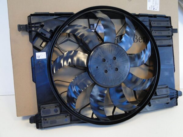 MERCEDES WENTYLATOR 650W WIATRAK CHŁODNIC GLA H247 GLB X247 247