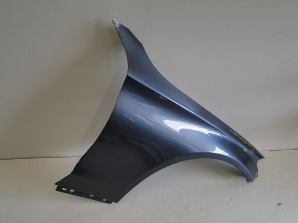 MERCEDES BŁOTNIK PRZEDNI PRAWY A2068810600 C KLASA 206 W206