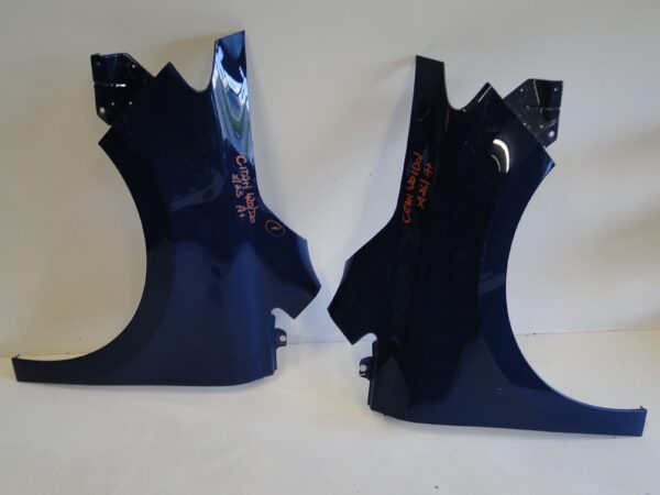 MERCEDES BŁOTNIK PRZEDNI LEWY NIEBIESKI 654 CITAN 420 W420 T KLASA