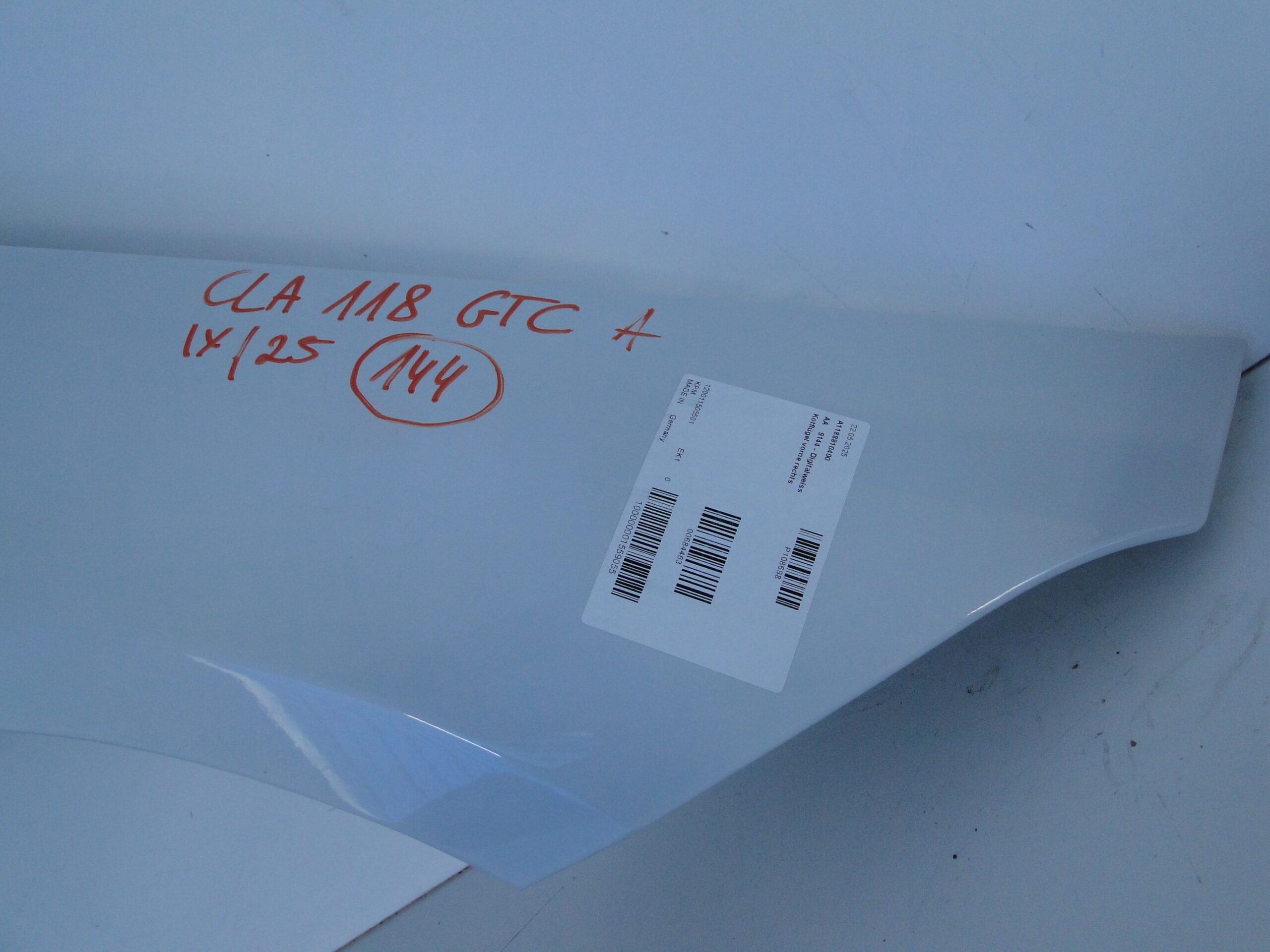 MERCEDES BŁOTNIK PRZEDNI PRAWY BIAŁY 144 CLA 118 C118 X118 W118 - obrazek 7