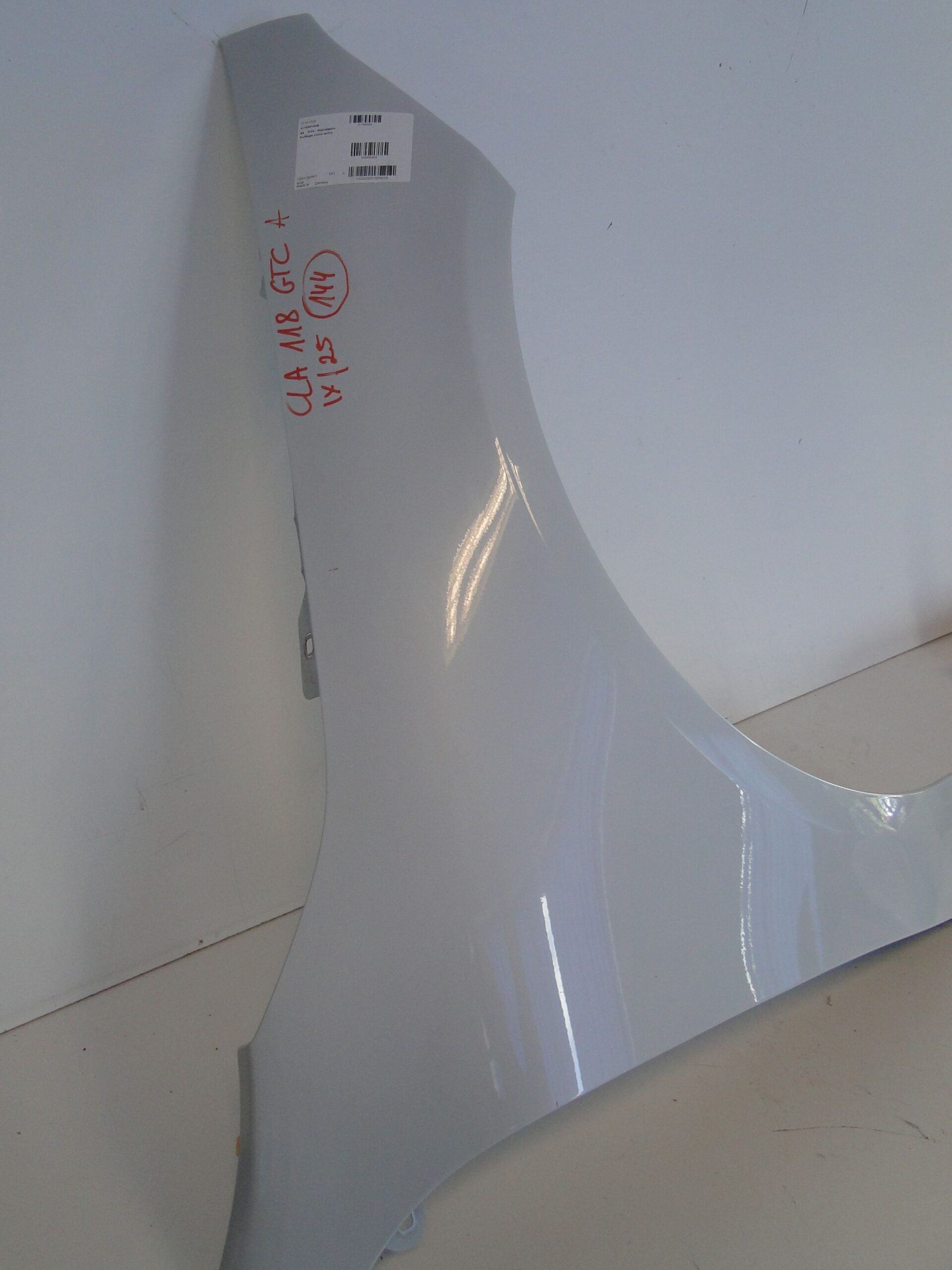 MERCEDES BŁOTNIK PRZEDNI PRAWY BIAŁY 144 CLA 118 C118 X118 W118 - obrazek 4