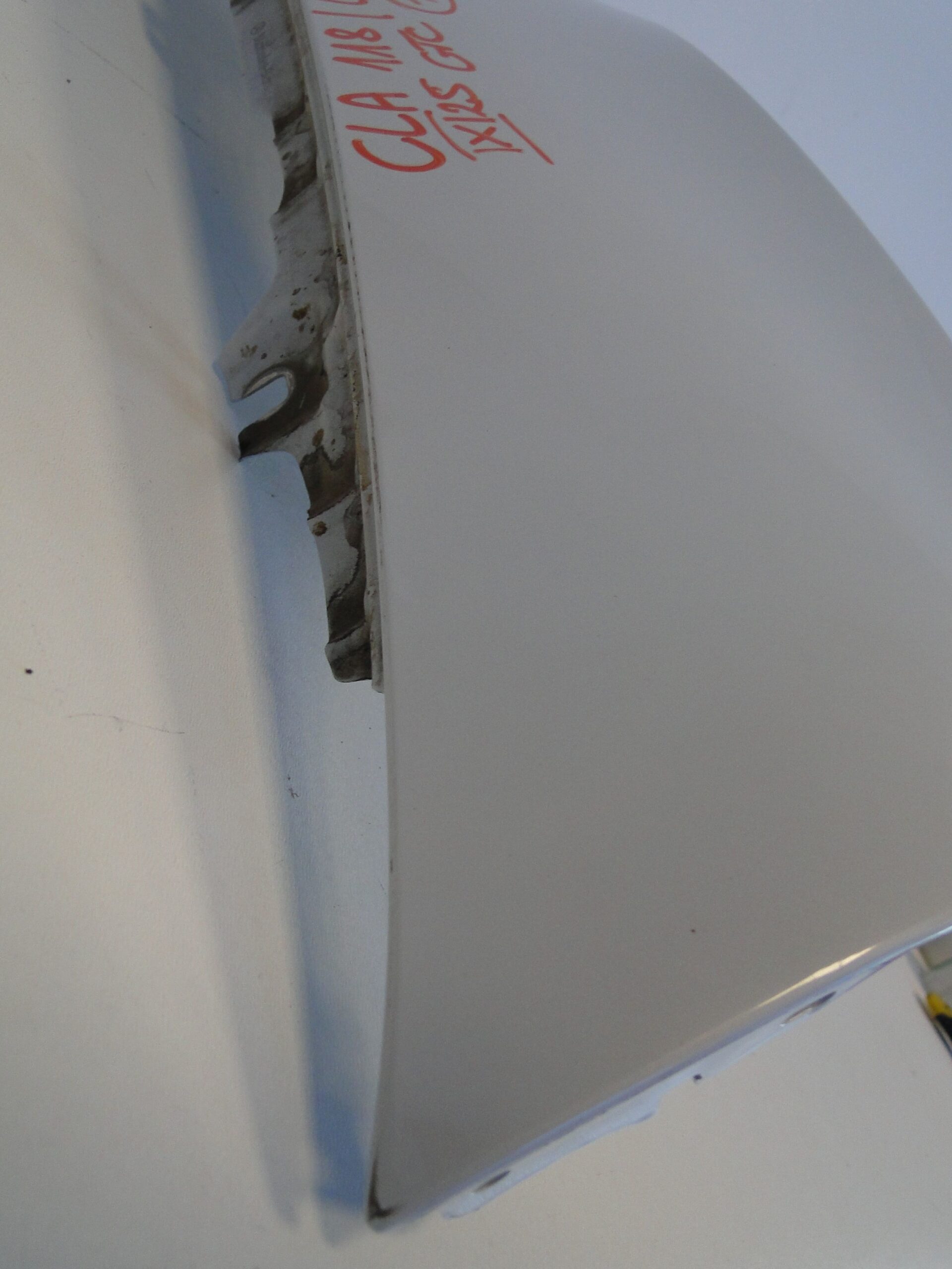 MERCEDES BŁOTNIK PRZEDNI LEWY 45 AMG BIAŁY 144 CLA 118 C118 X118 W118 - obrazek 5