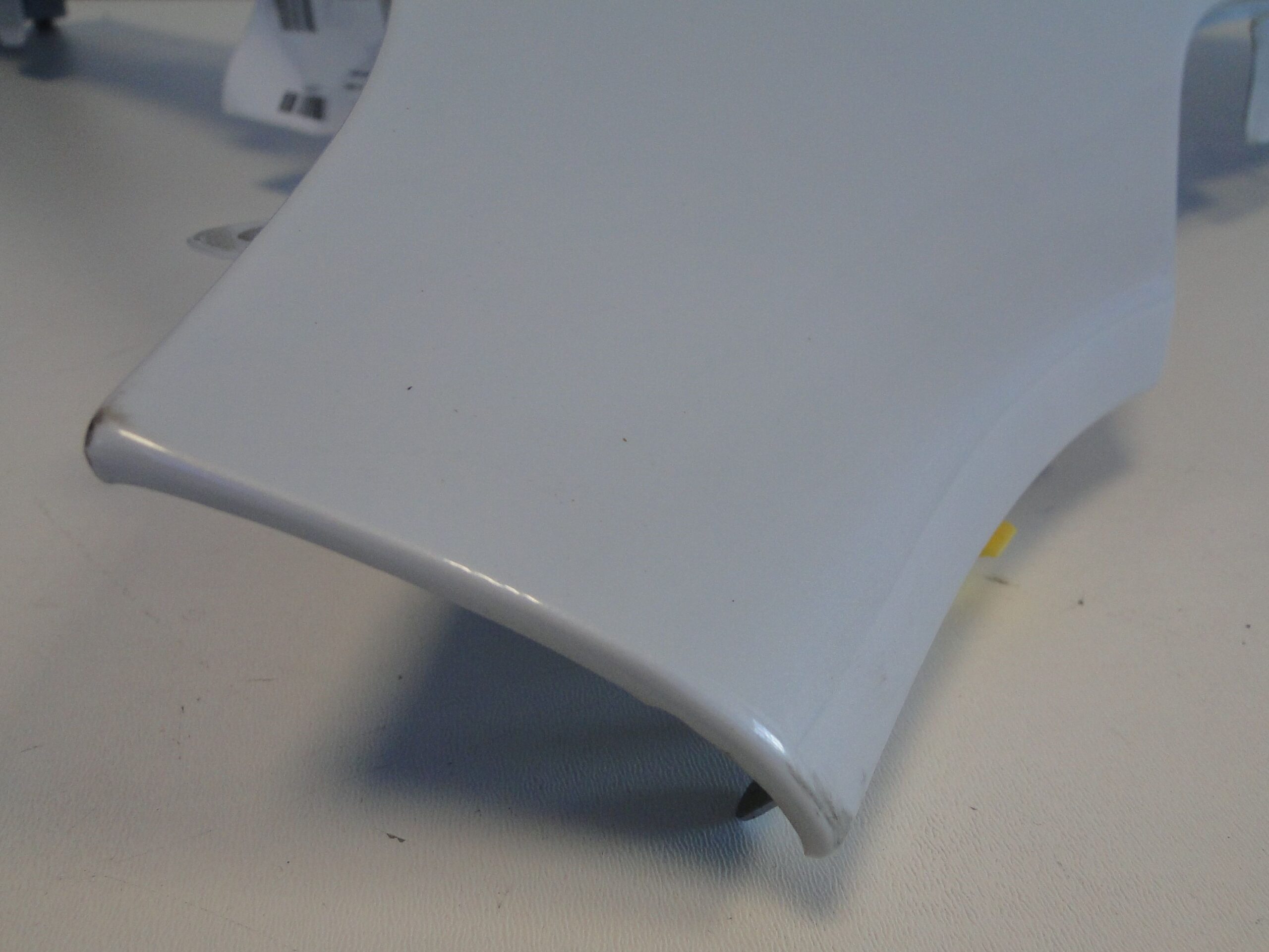 MERCEDES BŁOTNIK PRZEDNI LEWY 45 AMG BIAŁY 144 CLA 118 C118 X118 W118 - obrazek 6