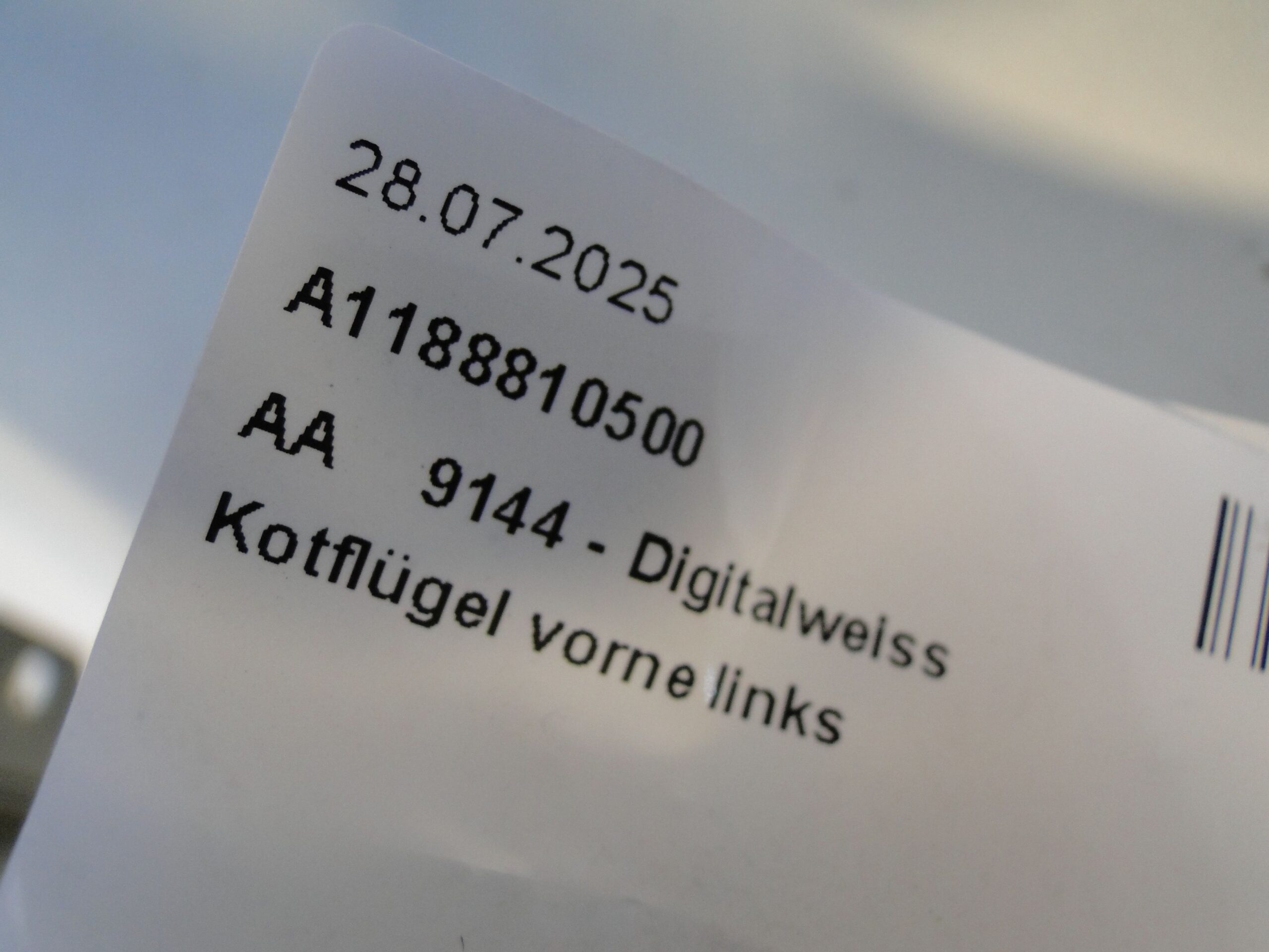 MERCEDES BŁOTNIK PRZEDNI LEWY 45 AMG BIAŁY 144 CLA 118 C118 X118 W118 - obrazek 11