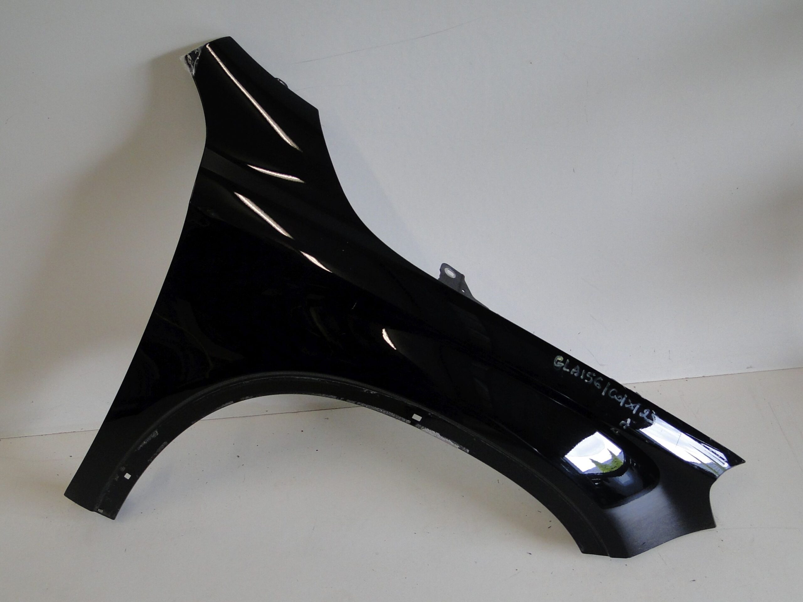 MERCEDES BŁOTNIK PRZEDNI PRAWY CZARNY GLA X156 156 - obrazek 2