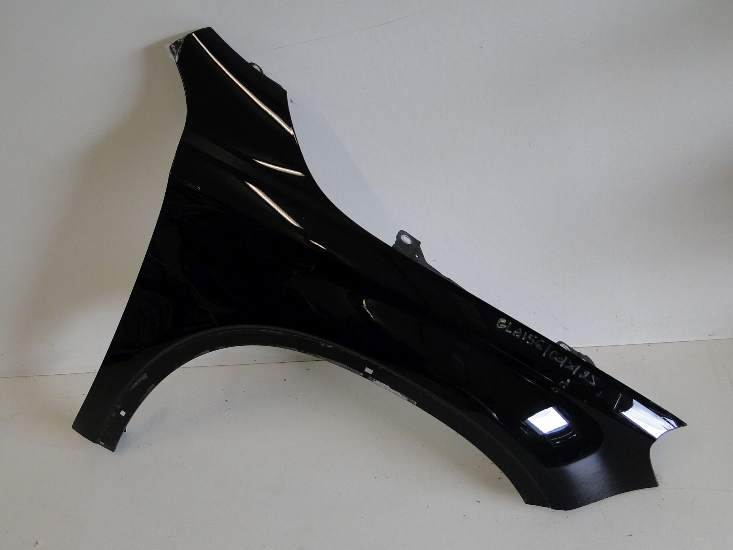 MERCEDES BŁOTNIK PRZEDNI PRAWY CZARNY GLA X156 156 - obrazek 5