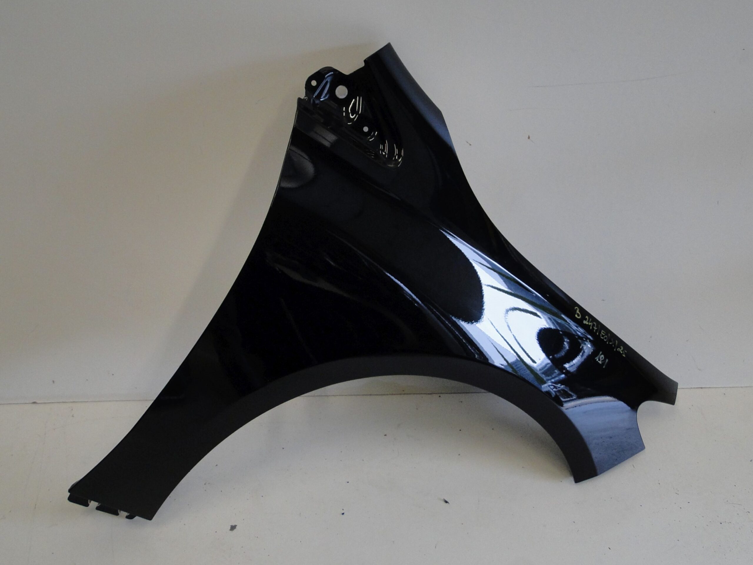 MERCEDES BŁOTNIK PRZEDNI PRAWY 191 CZARNY B KLASA 247 W247 - obrazek 3