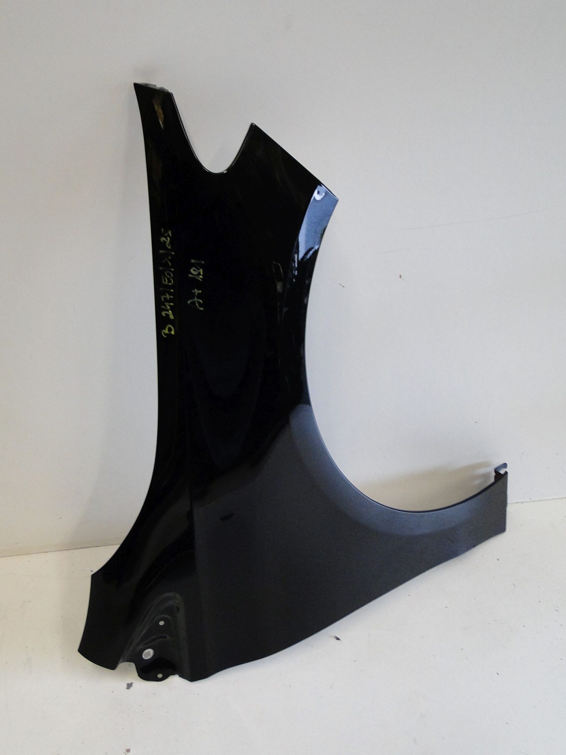 MERCEDES BŁOTNIK PRZEDNI PRAWY 191 CZARNY B KLASA 247 W247 - obrazek 8