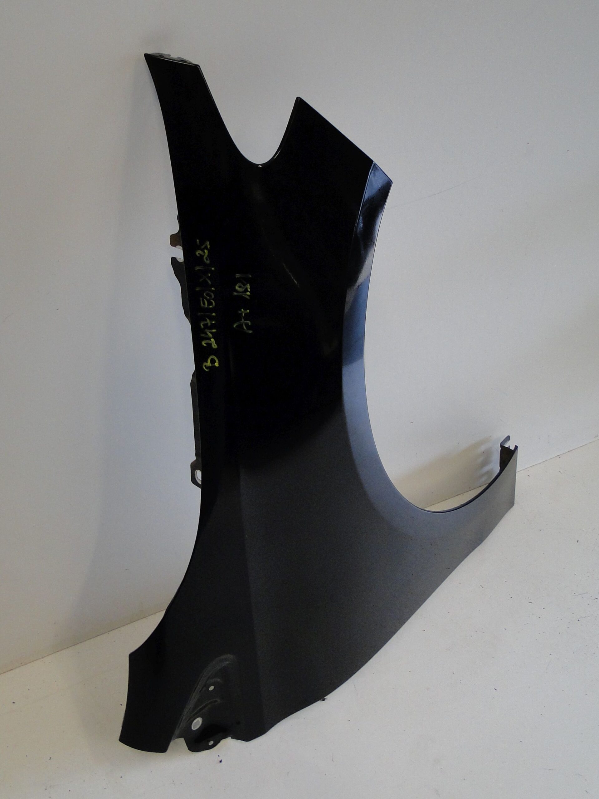 MERCEDES BŁOTNIK PRZEDNI PRAWY 191 CZARNY B KLASA 247 W247 - obrazek 9