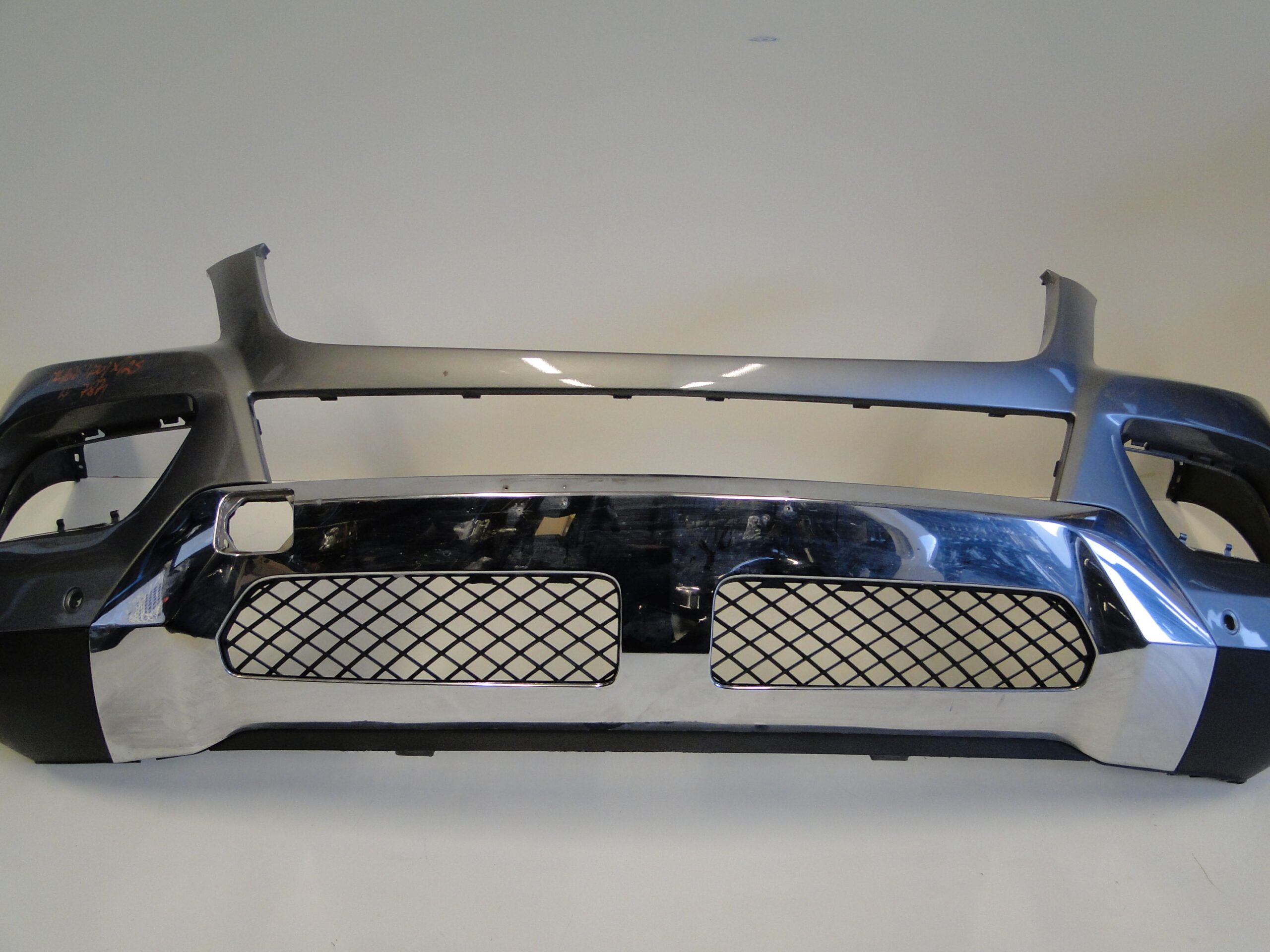 MERCEDES ZDERZAK PRZEDNI NA CZUJNIKI PTS i SPRYSKIWACZE SZARY ML 166 W166 - obrazek 3