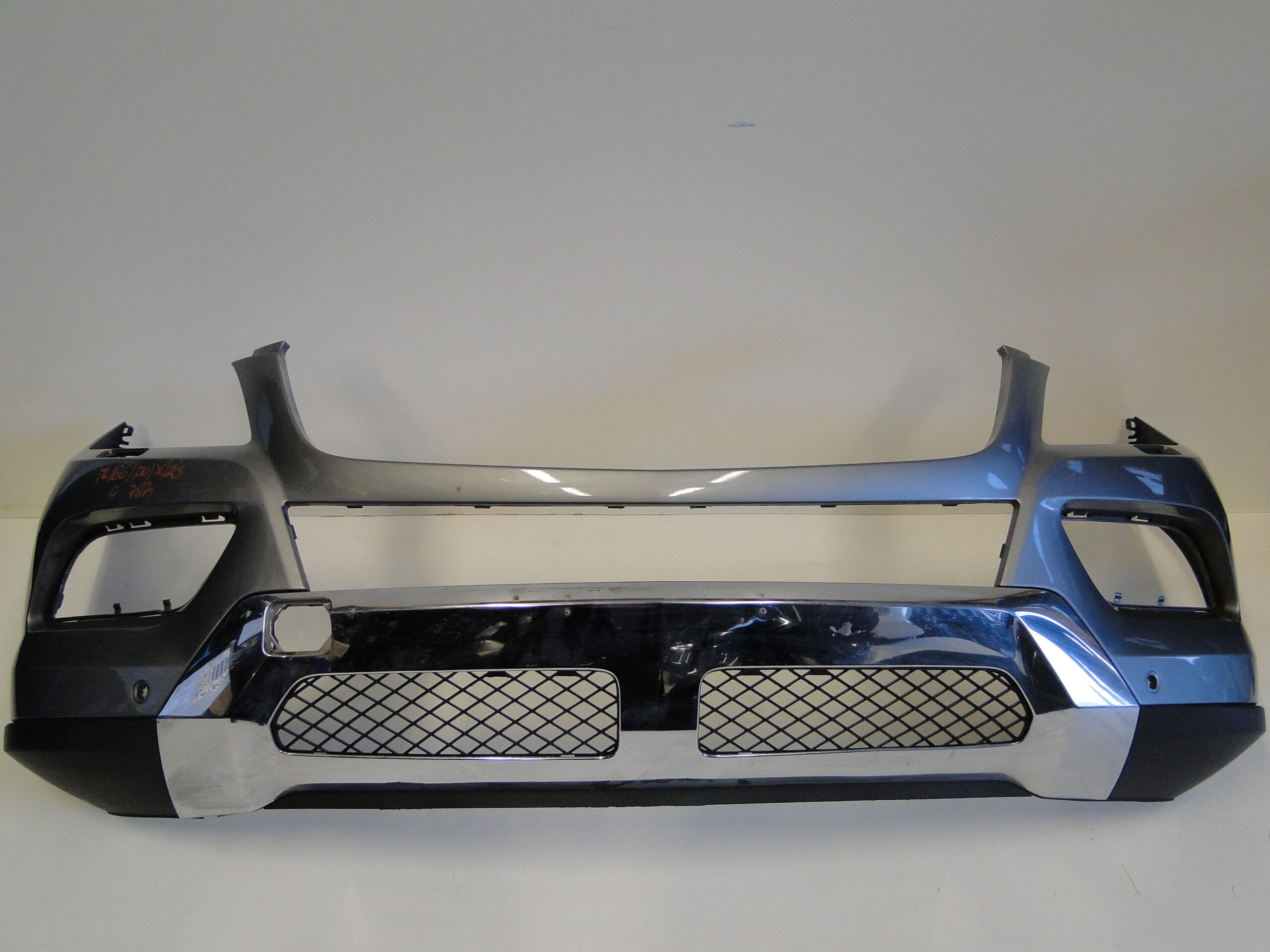 MERCEDES ZDERZAK PRZEDNI NA CZUJNIKI PTS i SPRYSKIWACZE SZARY ML 166 W166 - obrazek 7