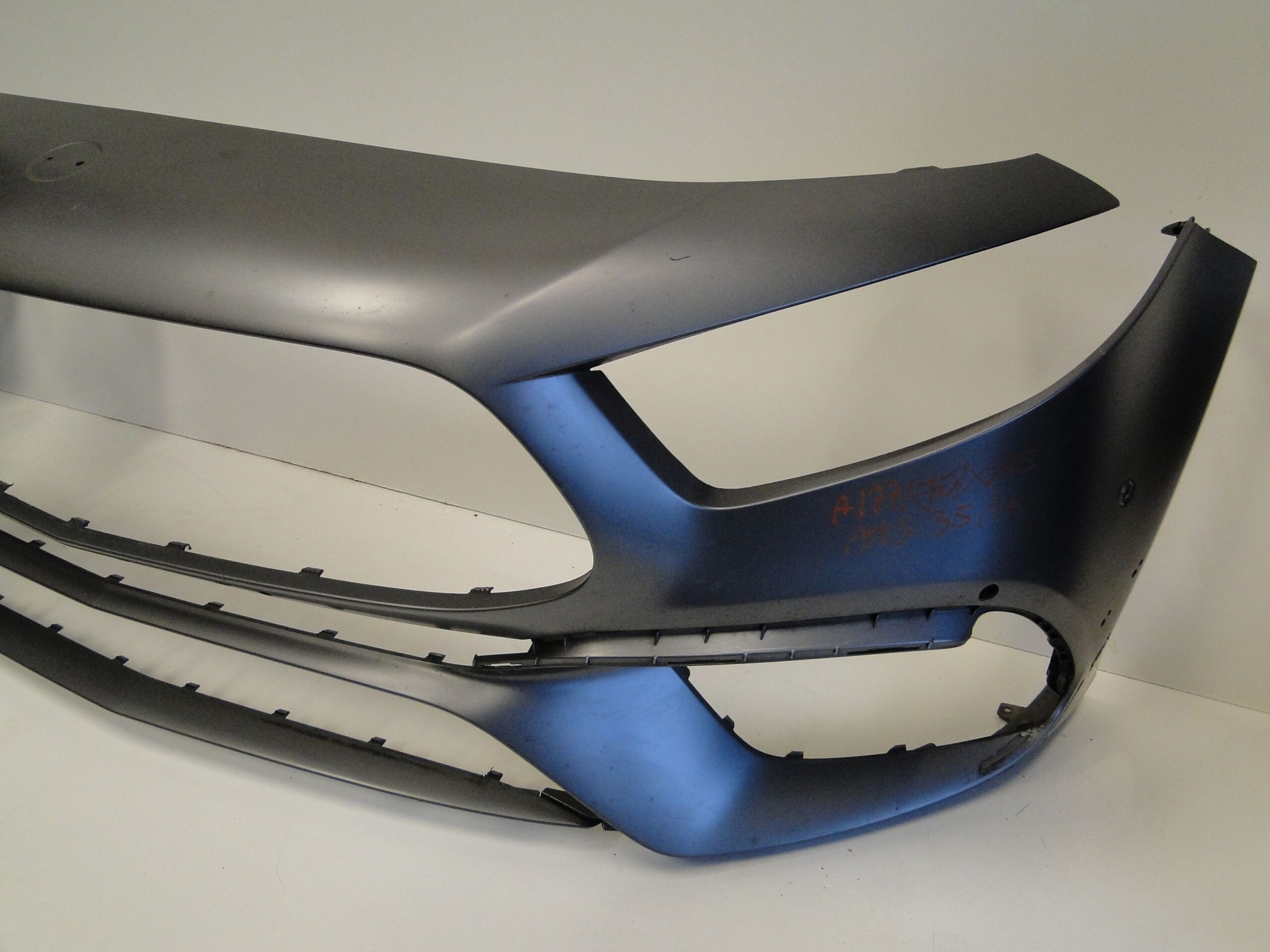 MERCEDES ZDERZAK PRZEDNI 45 AMG NA CZUJNIKI PTS 662 SZARY A KLASA 177 W177 - obrazek 8