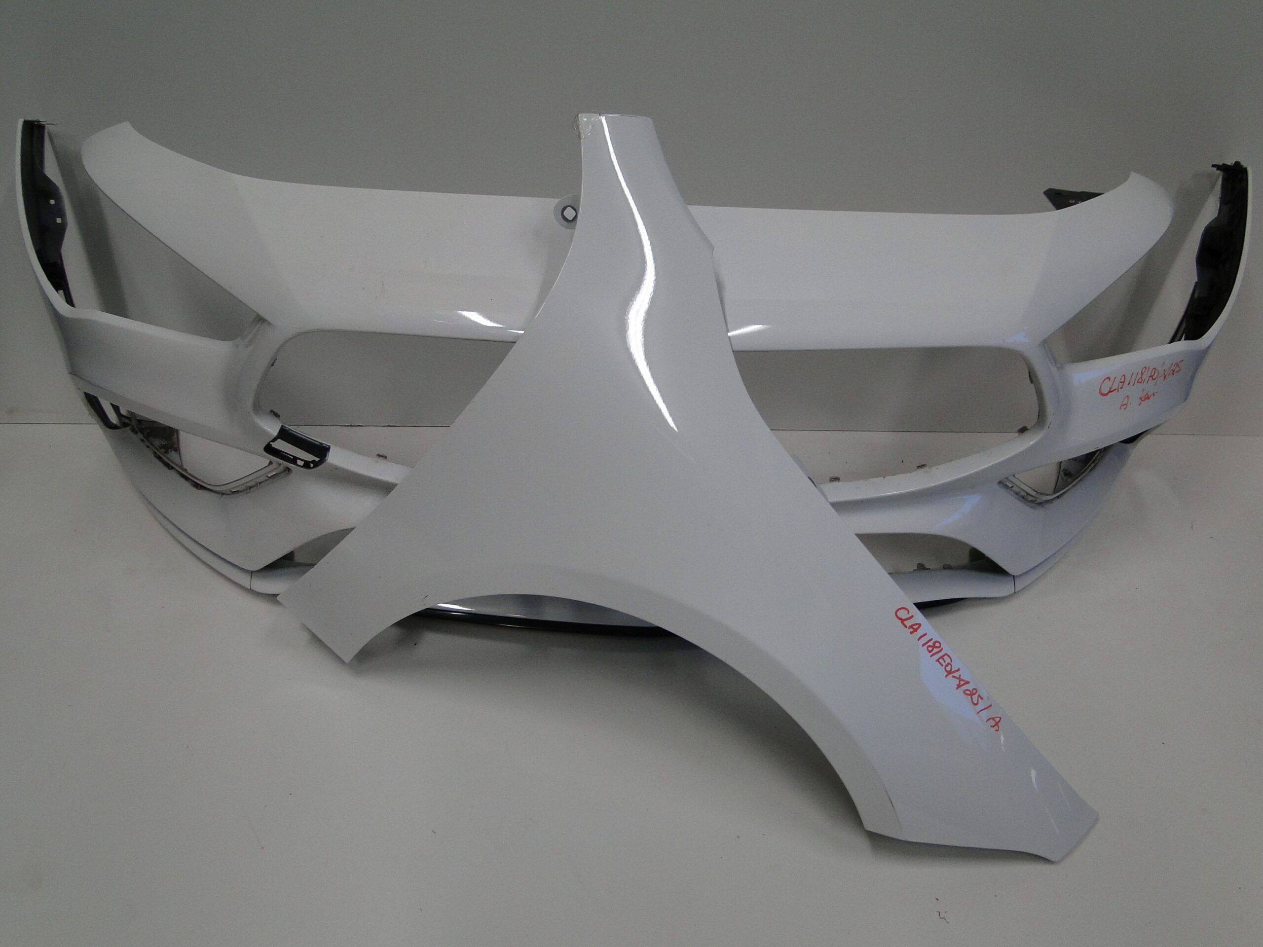 MERCEDES ZDERZAK PRZEDNI AMG NA CZUJNIKI PTS CLA 118 W118 C118 X118 - obrazek 2