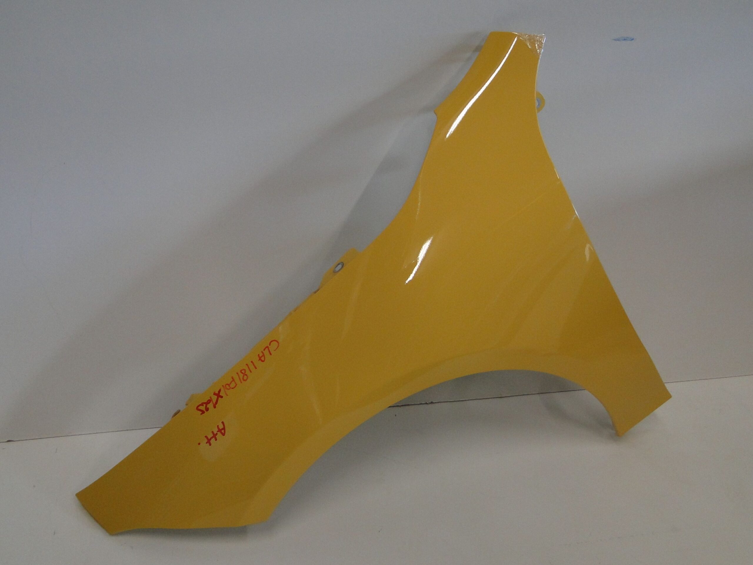 MERCEDES BŁOTNIK LEWY PRZEDNI ŻÓŁTY 914 CLA 118 C118 X118 W118 - obrazek 2