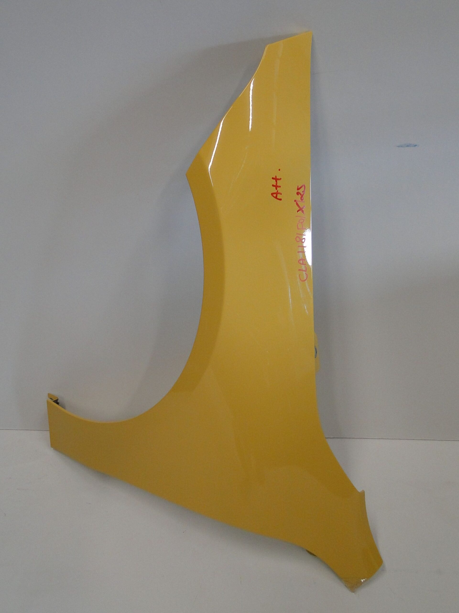 MERCEDES BŁOTNIK LEWY PRZEDNI ŻÓŁTY 914 CLA 118 C118 X118 W118 - obrazek 9